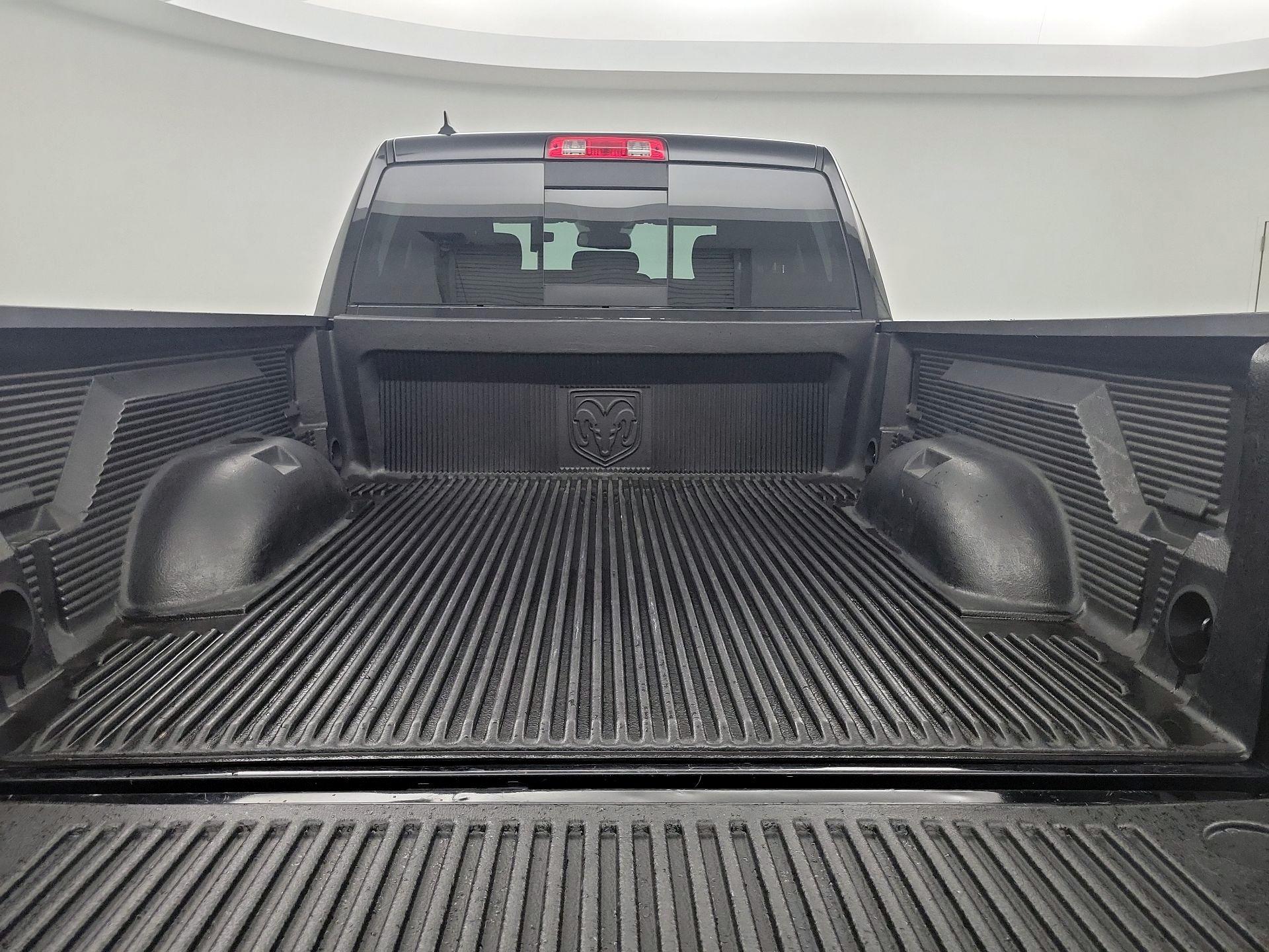 Thumbnail: 2019 RAM 1500 Classic - 18