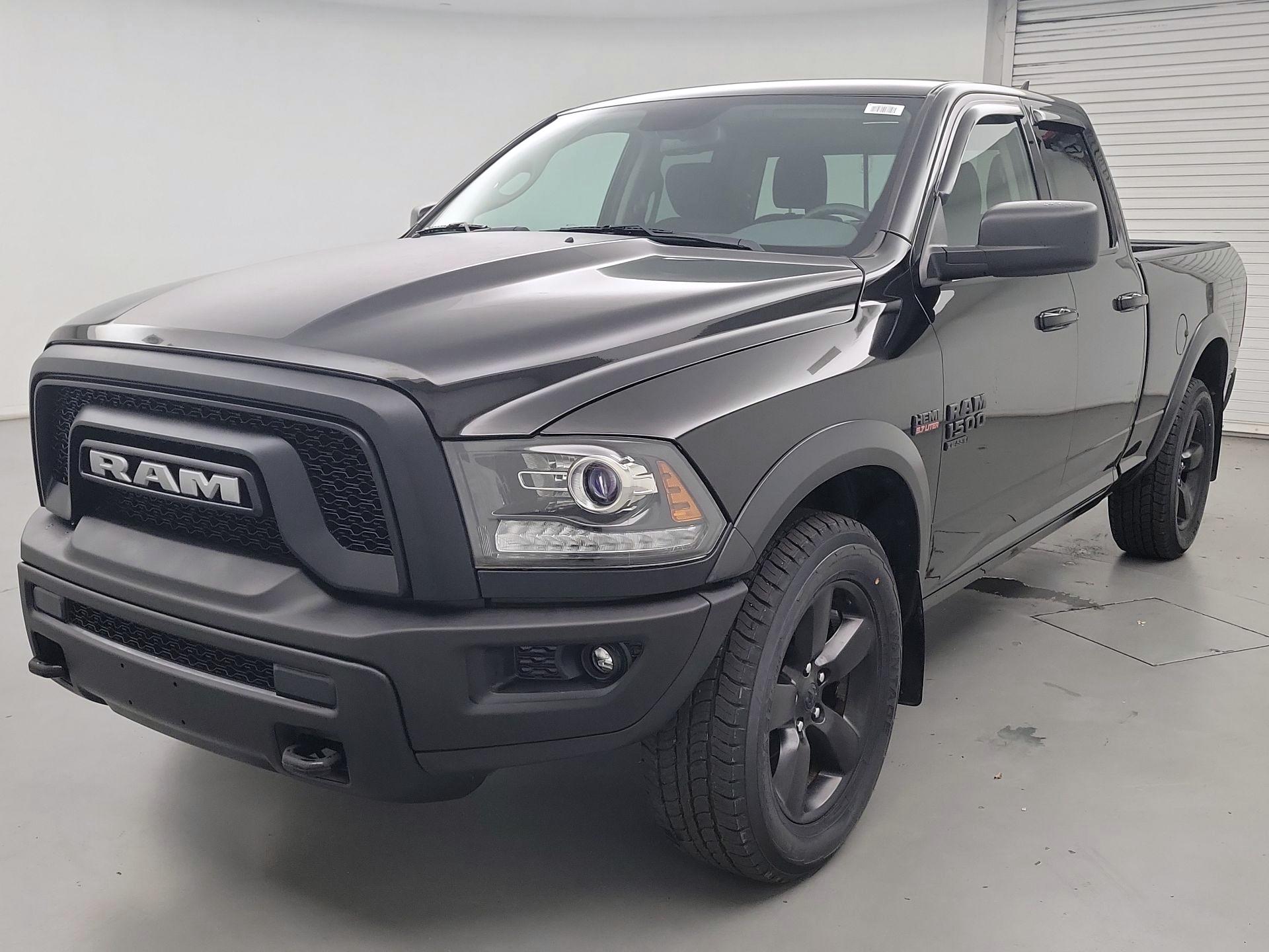 Thumbnail: 2019 RAM 1500 Classic - 3