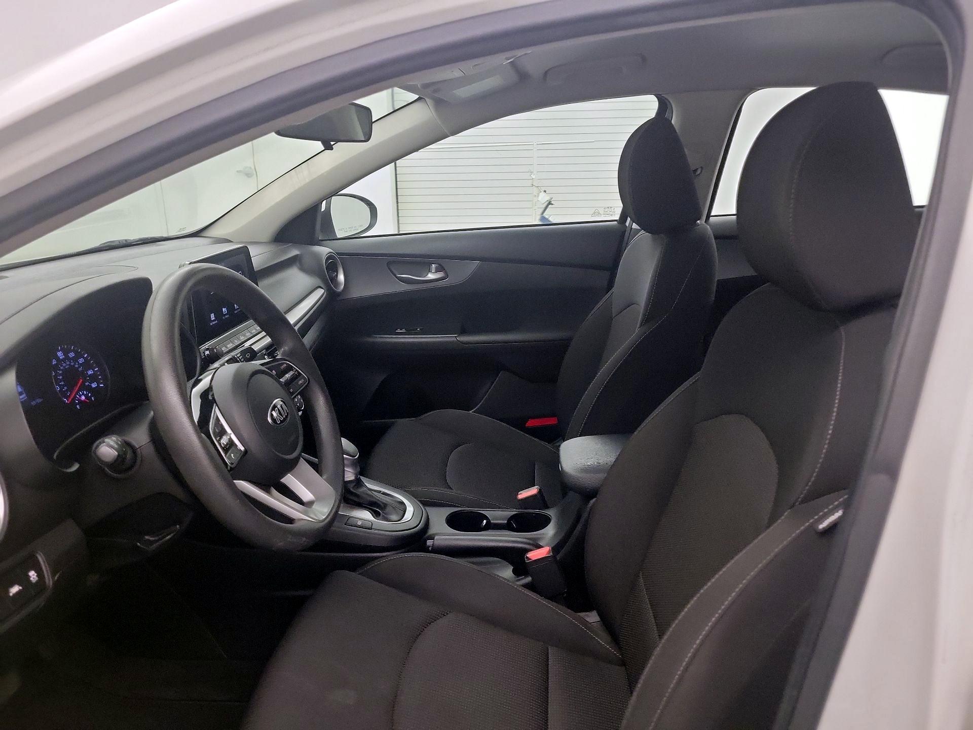 Thumbnail: 2020 Kia Forte - 11