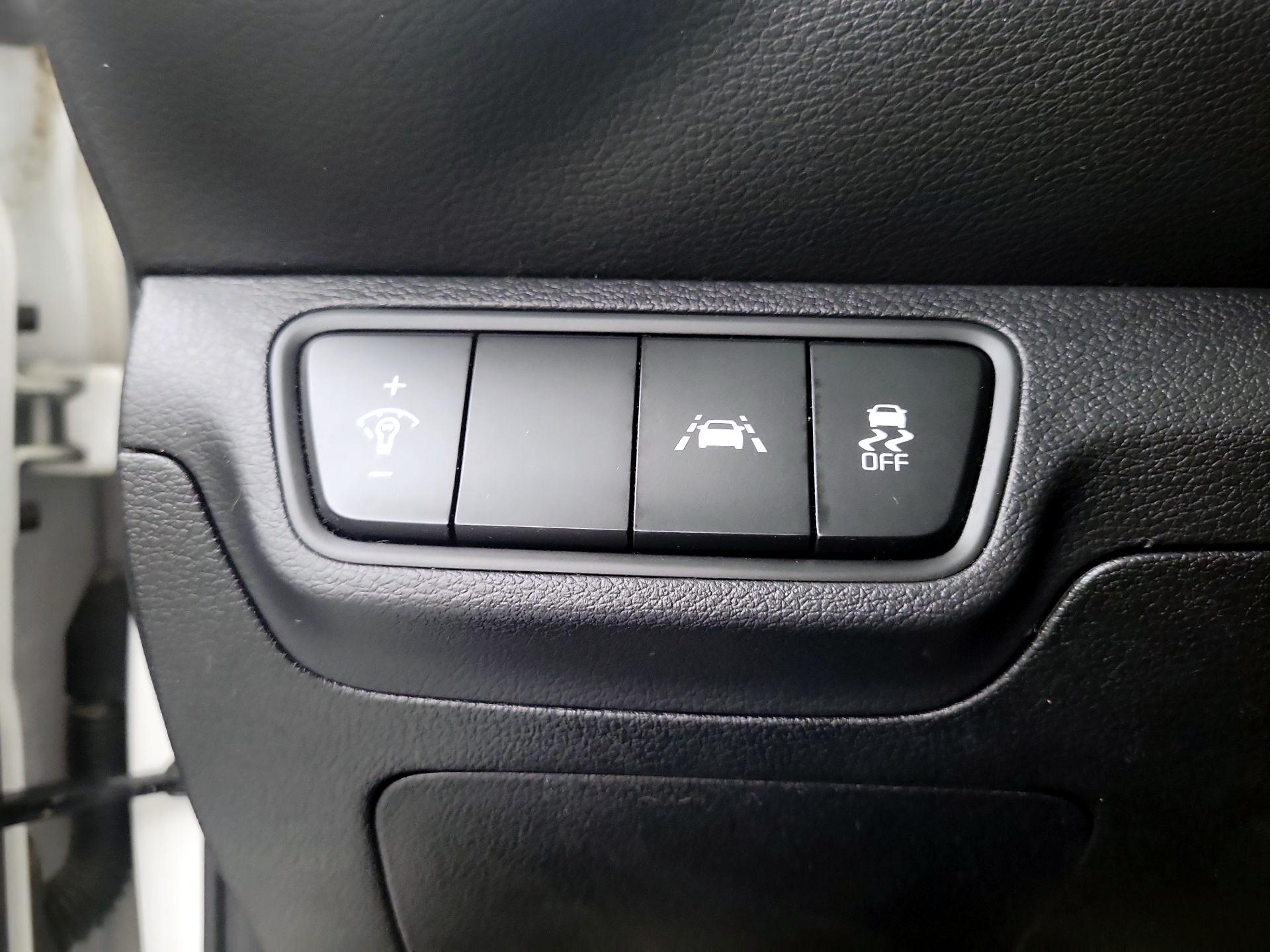 Thumbnail: 2020 Kia Forte - 13