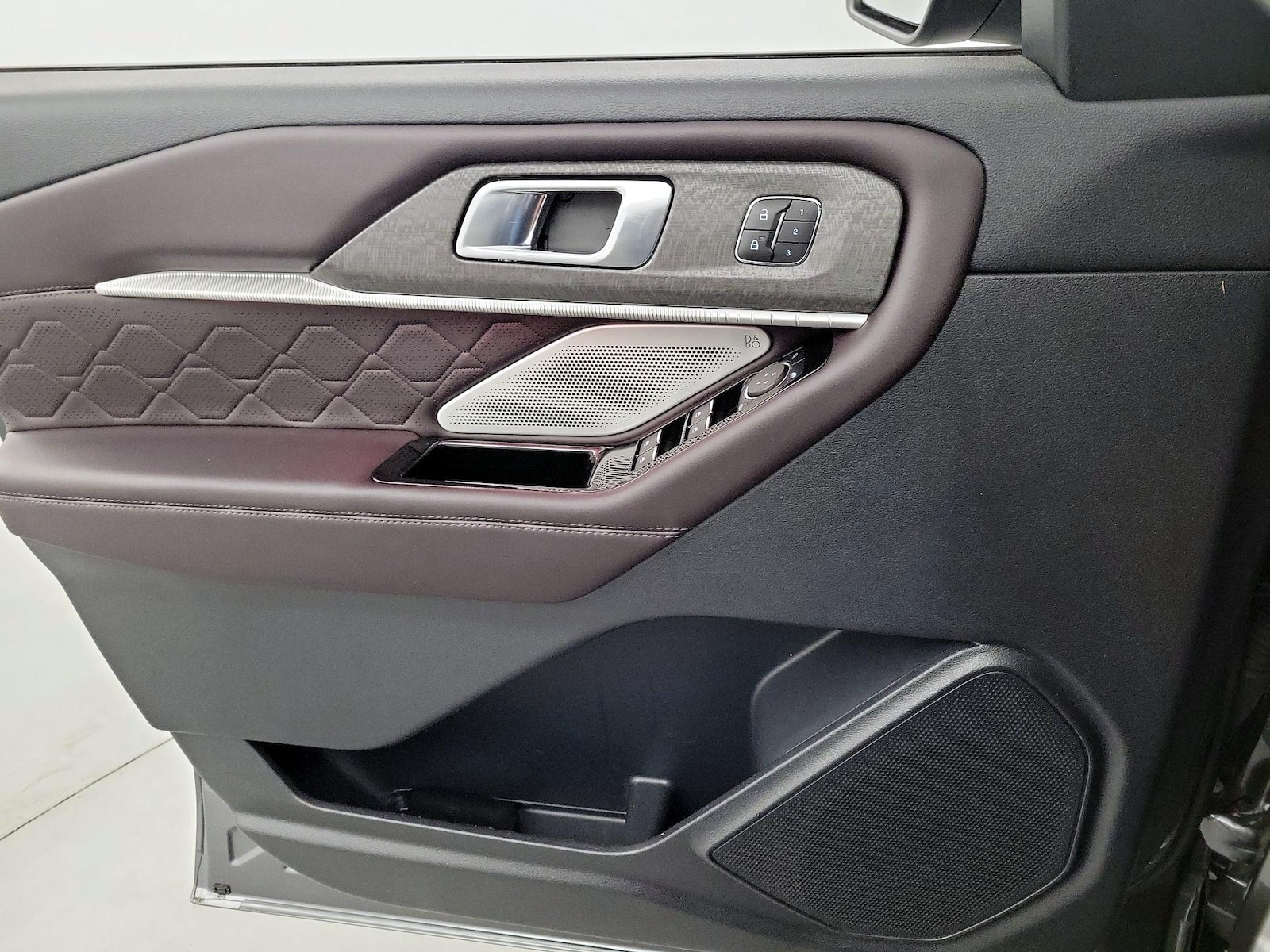 2025 Ford Explorer Platinum - Photo 13