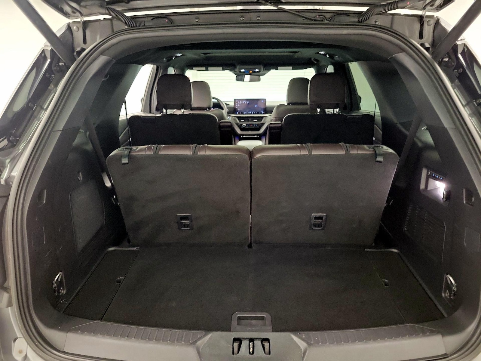 2025 Ford Explorer Platinum - Photo 23