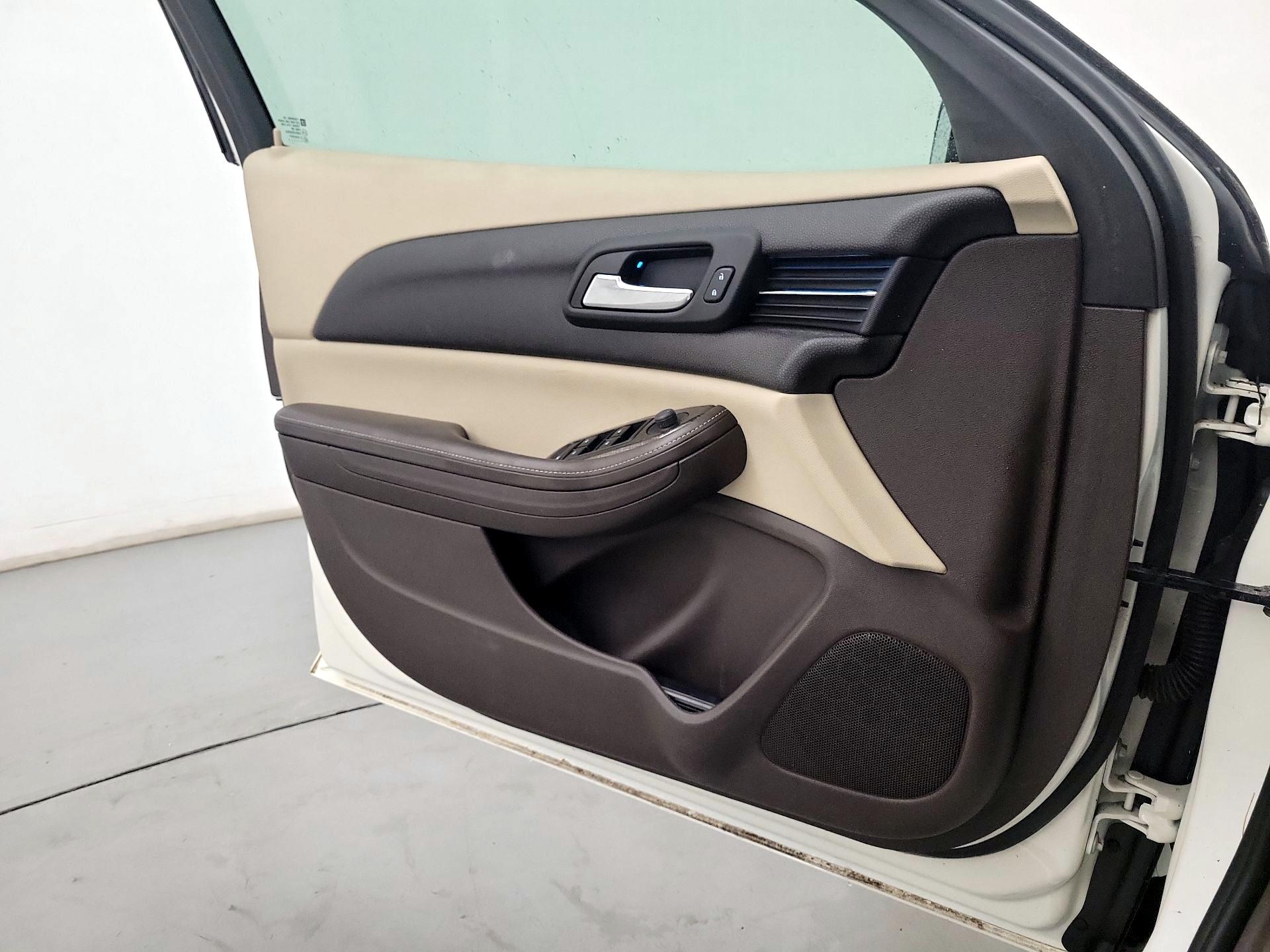 Thumbnail: 2014 Chevrolet Malibu - 12