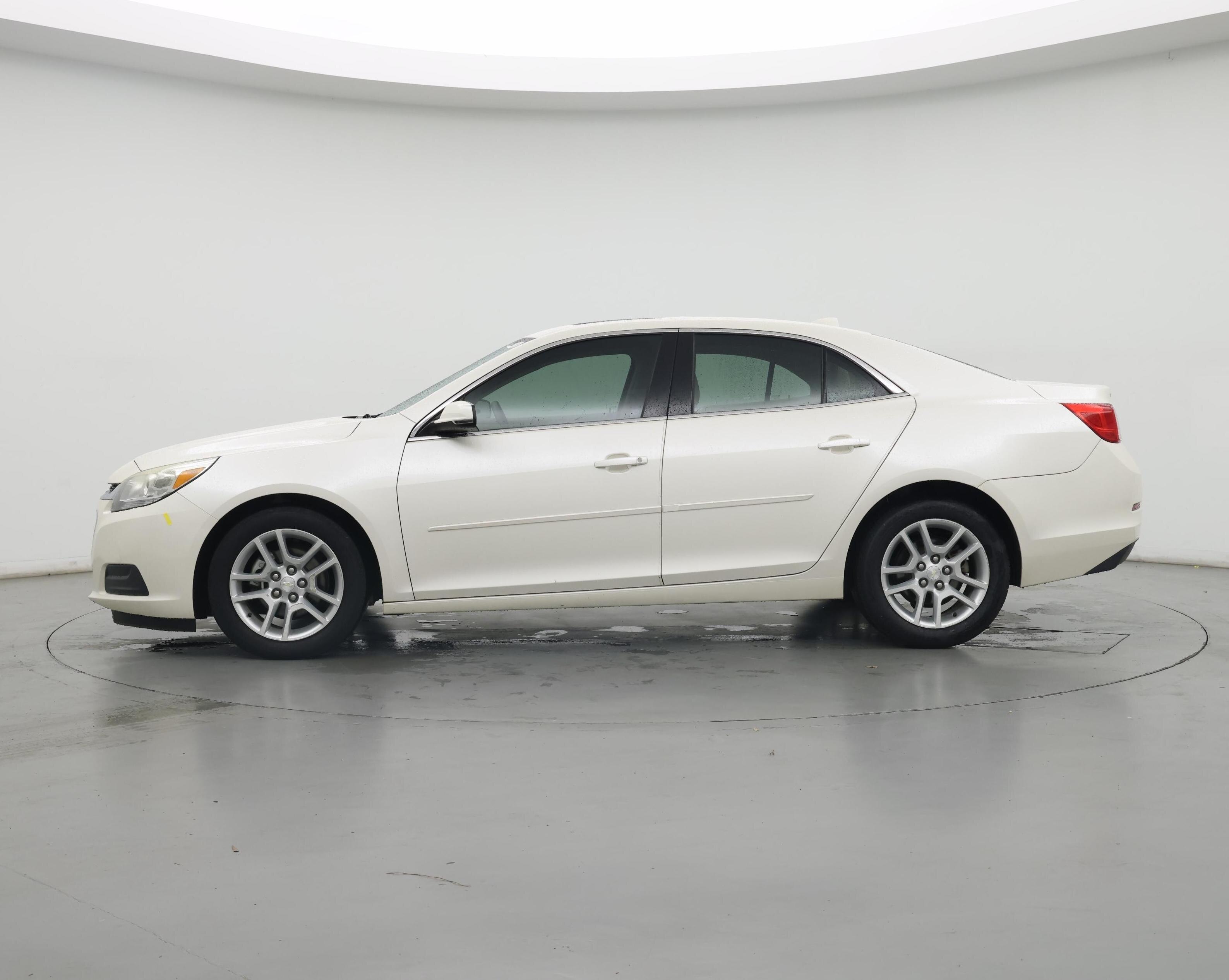 Thumbnail: 2014 Chevrolet Malibu - 3