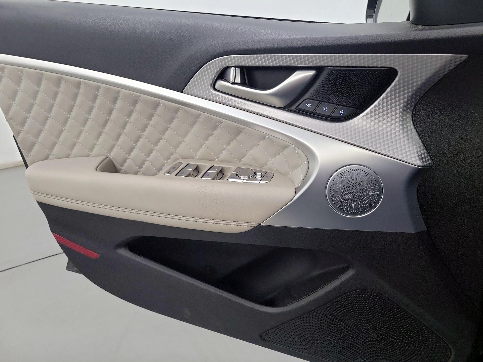Thumbnail: 2023 Genesis G70 - 12
