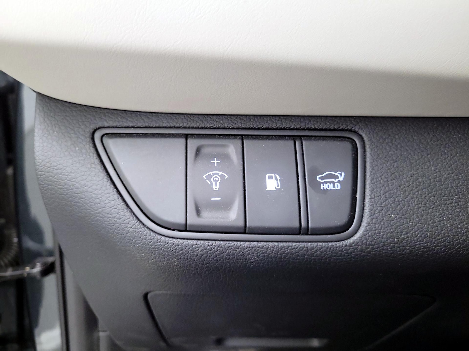 2023 GENESIS G70 Standard - Photo 14