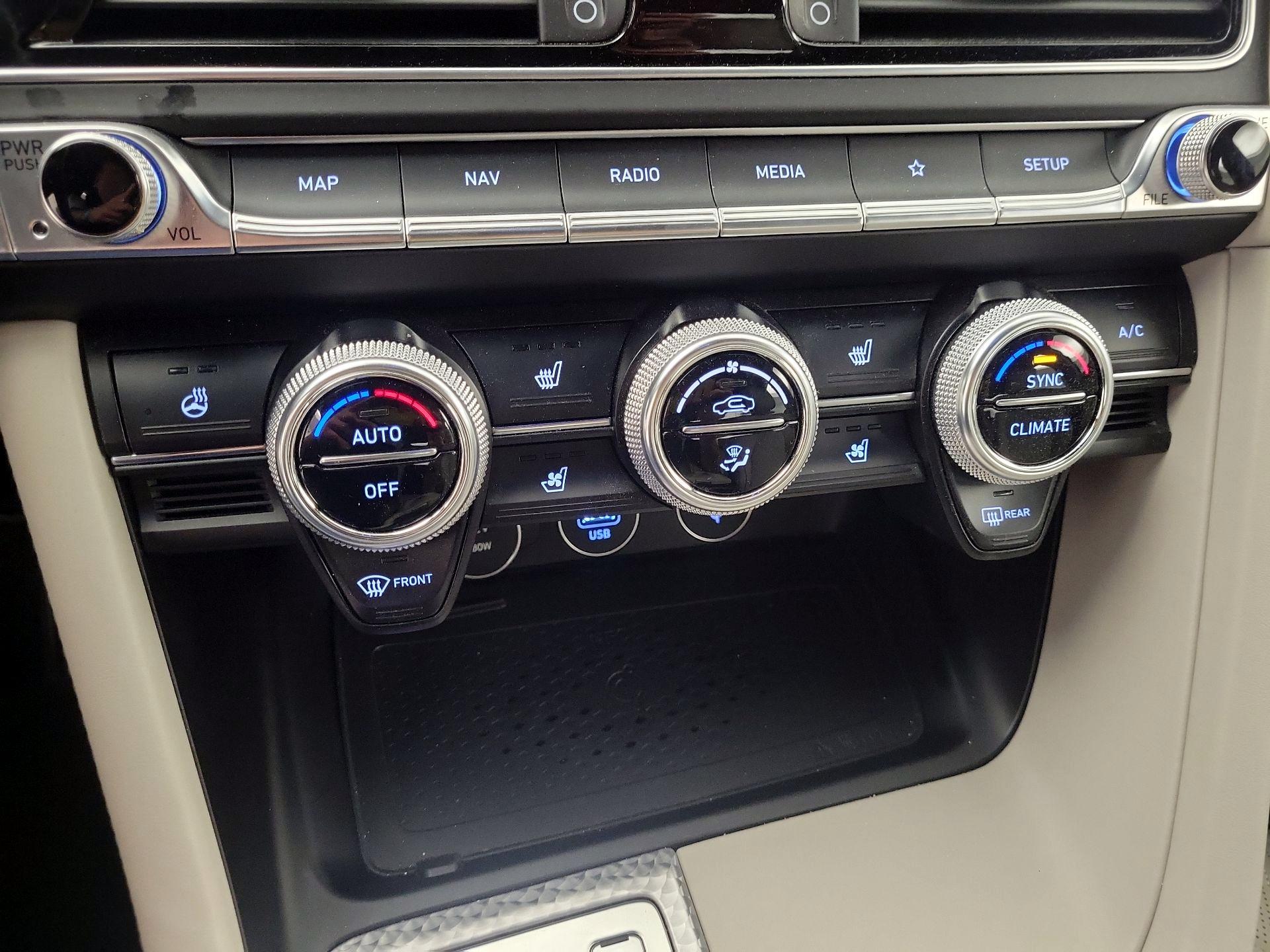 Thumbnail: 2023 Genesis G70 - 16