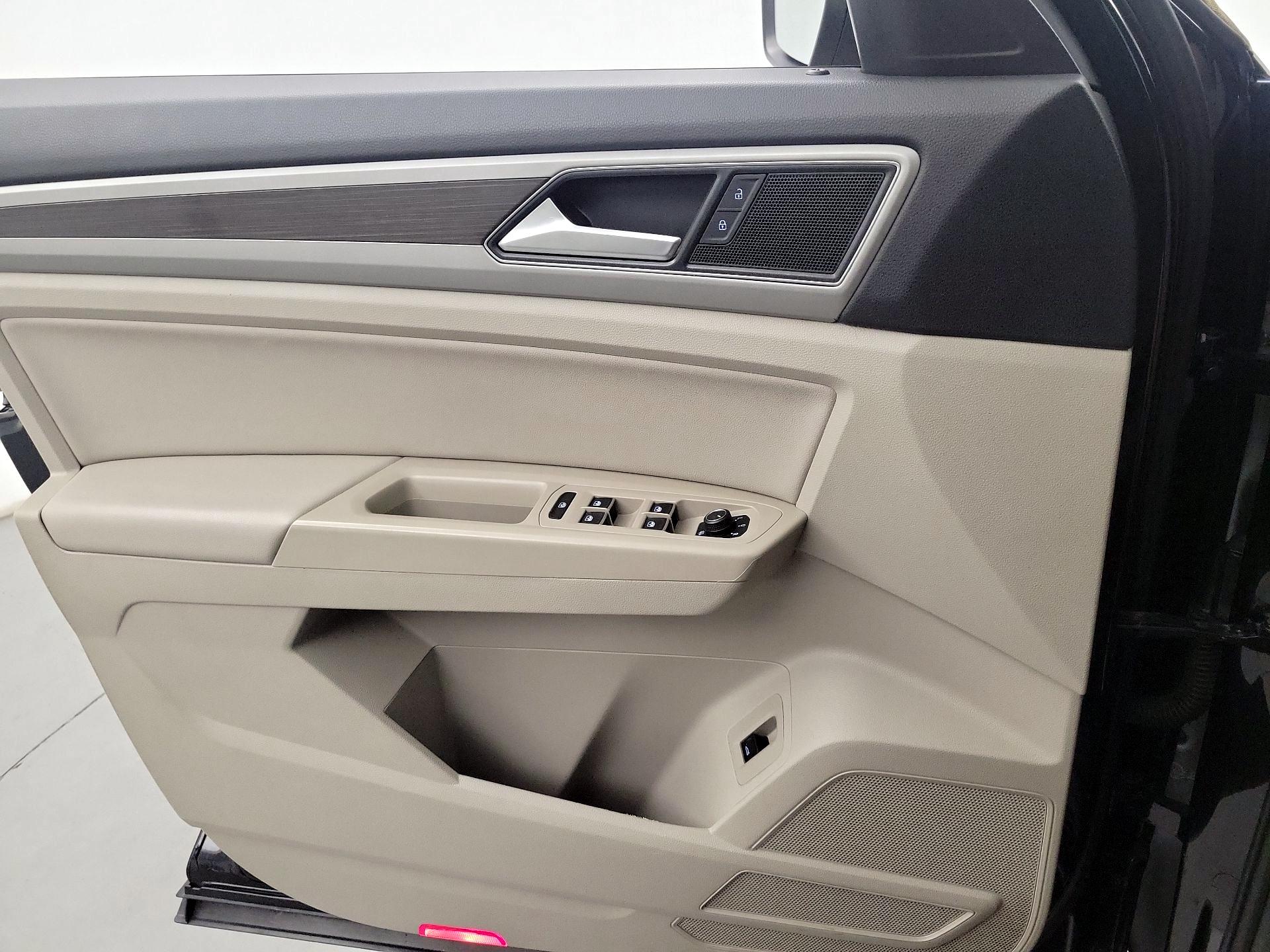Thumbnail: 2019 Volkswagen Atlas - 10