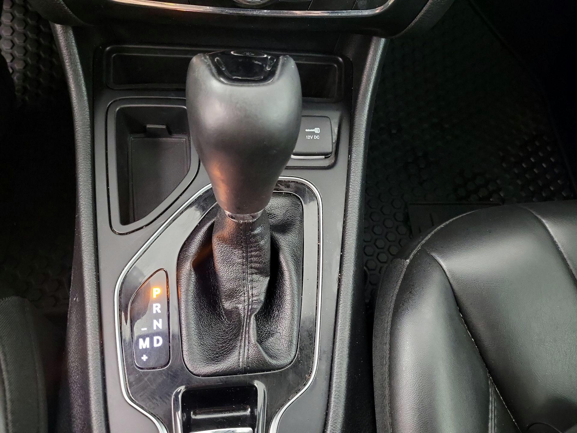 Thumbnail: 2019 Jeep Cherokee - 15
