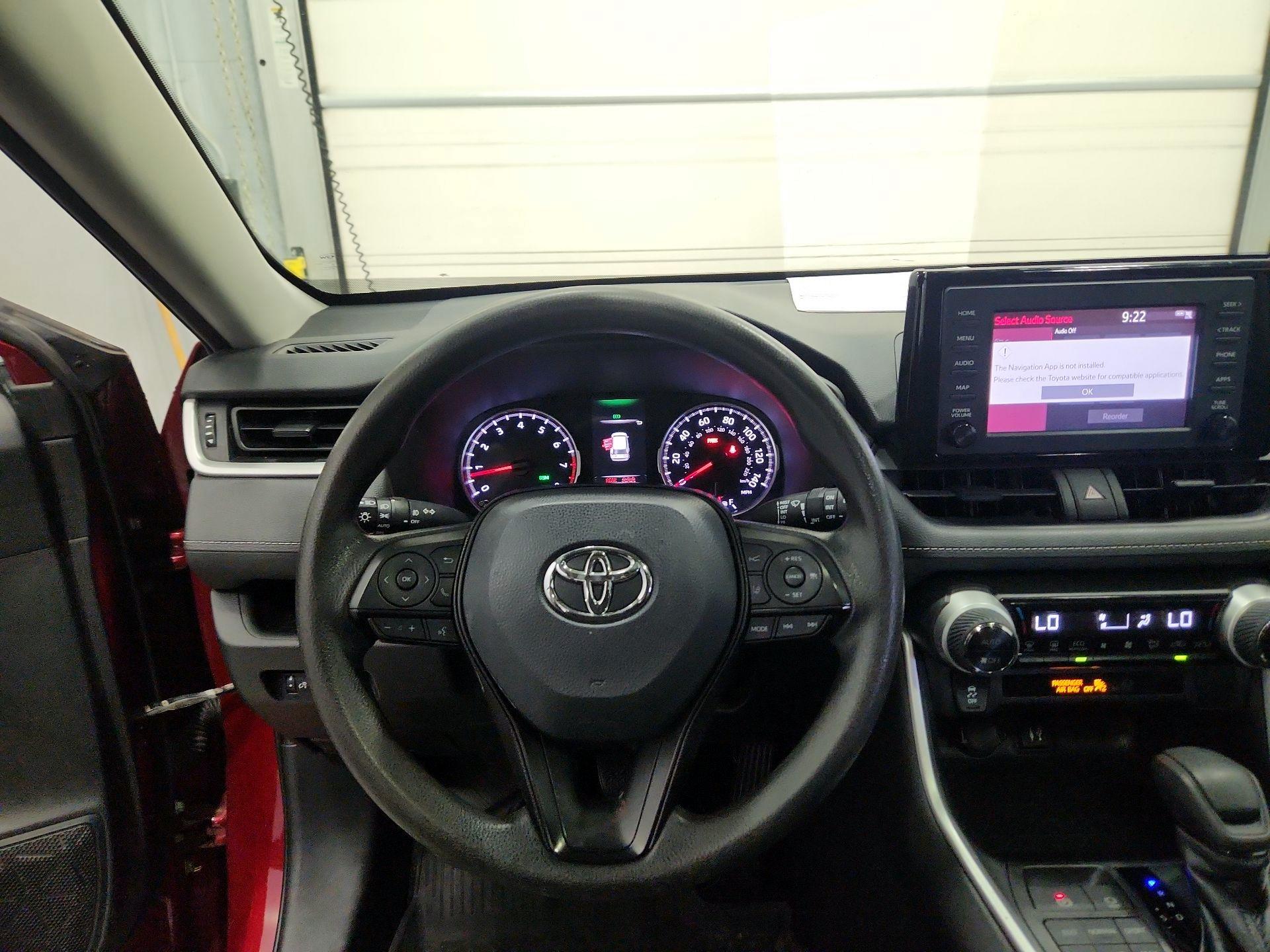 Thumbnail: 2019 Toyota RAV4 - 10