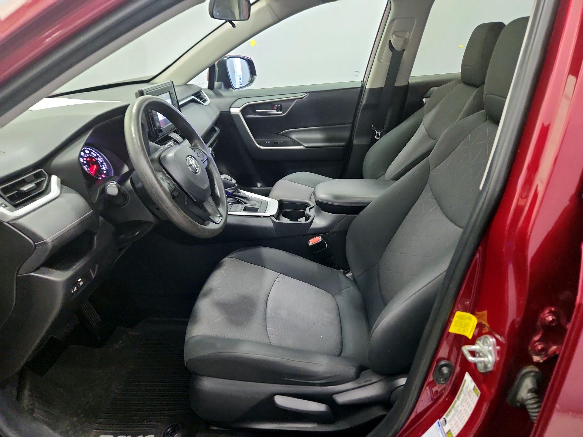 Thumbnail: 2019 Toyota RAV4 - 11