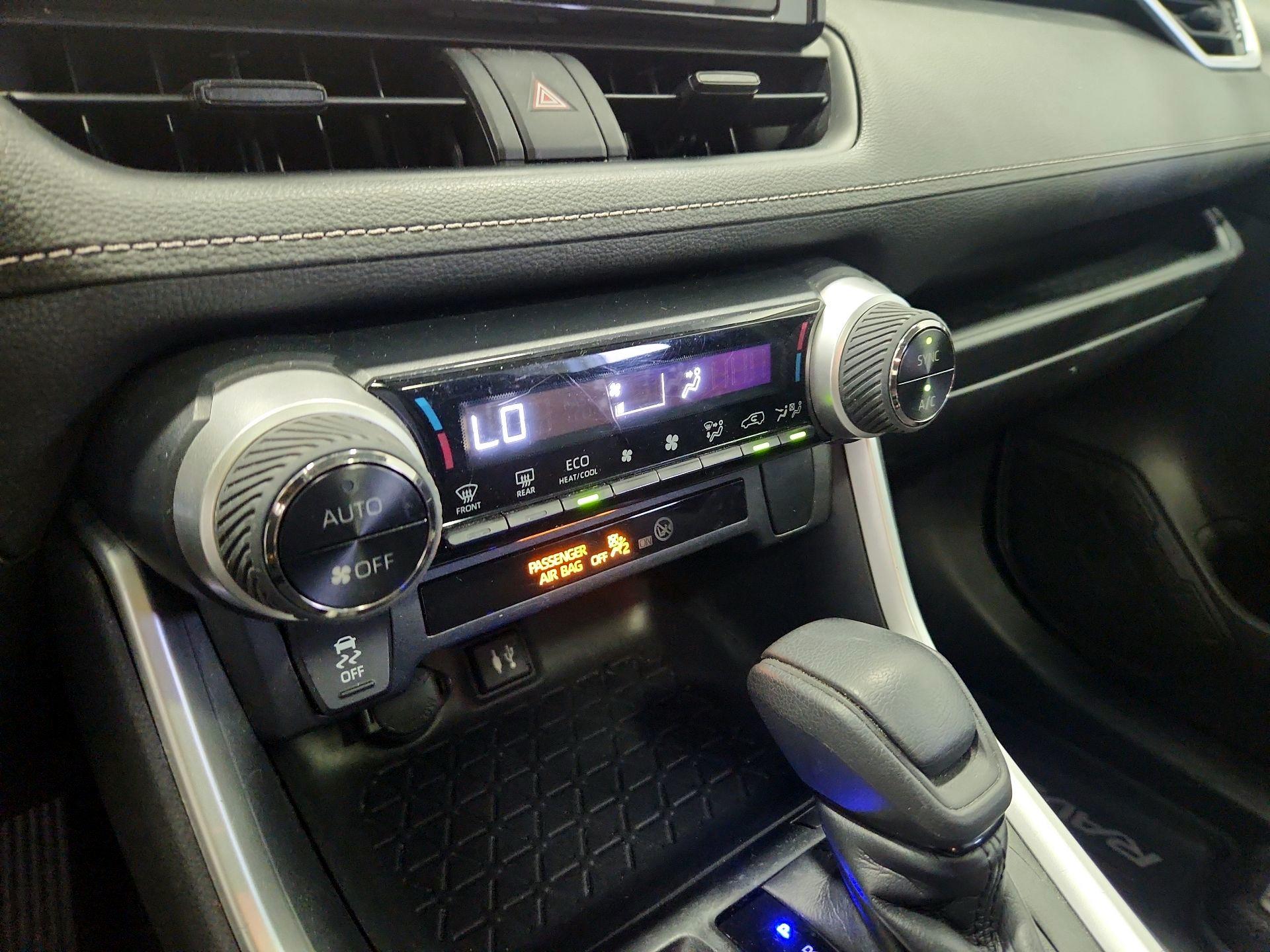 Thumbnail: 2019 Toyota RAV4 - 16
