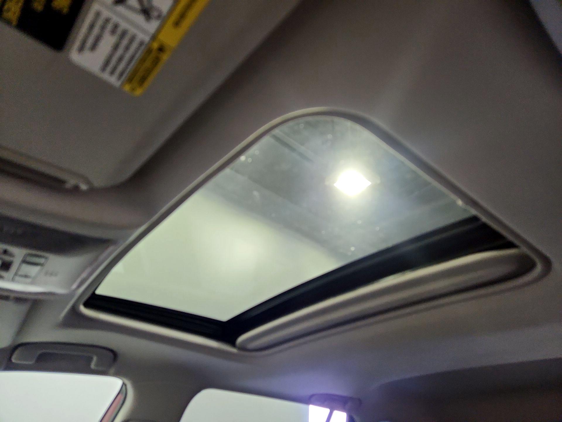 Thumbnail: 2019 Toyota RAV4 - 19