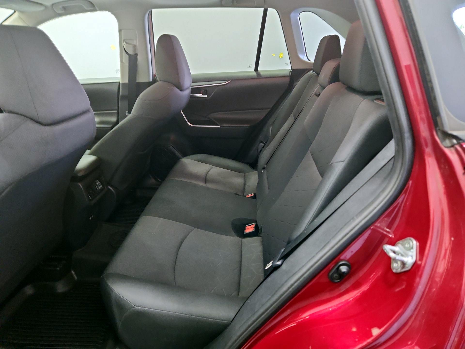 Thumbnail: 2019 Toyota RAV4 - 20