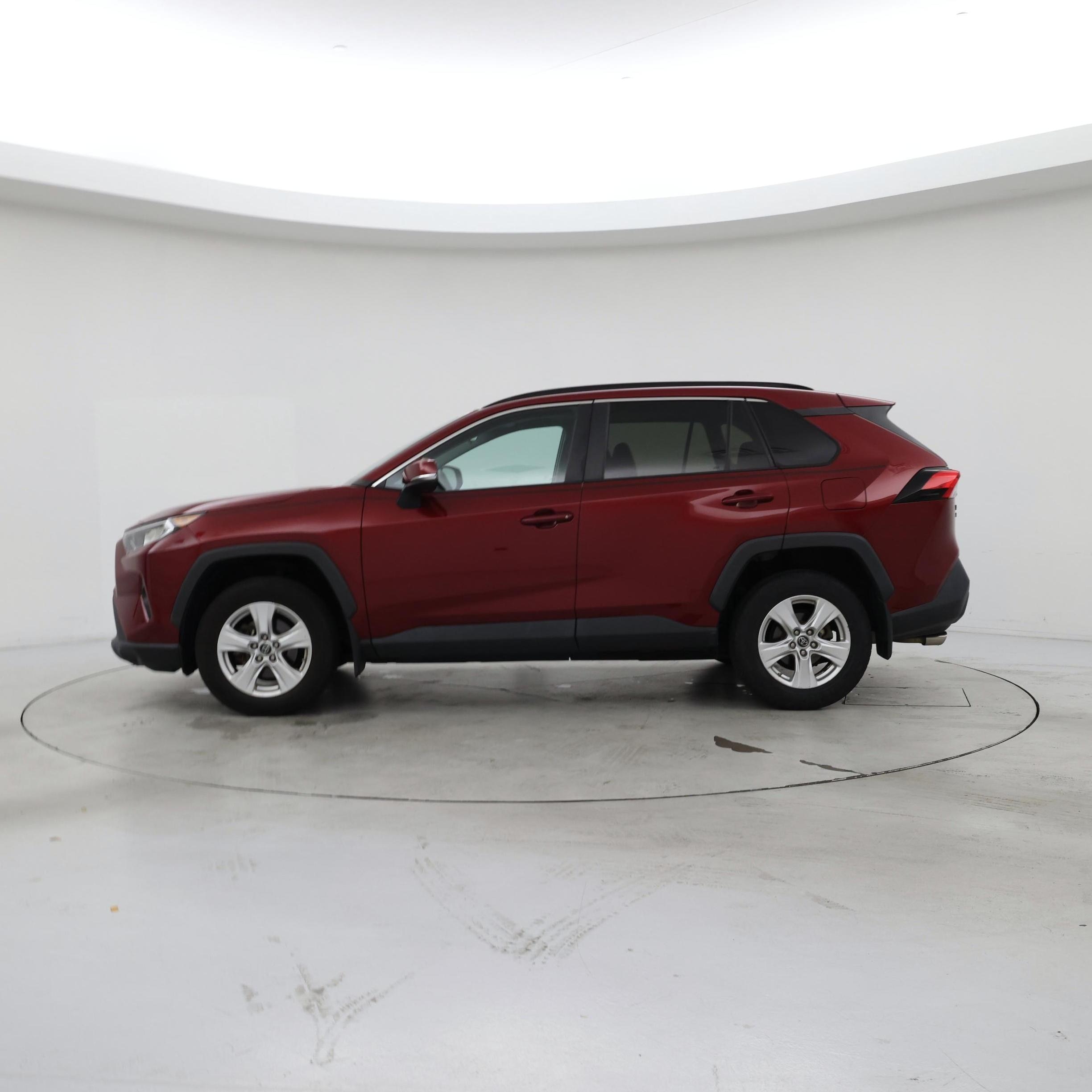 Thumbnail: 2019 Toyota RAV4 - 3