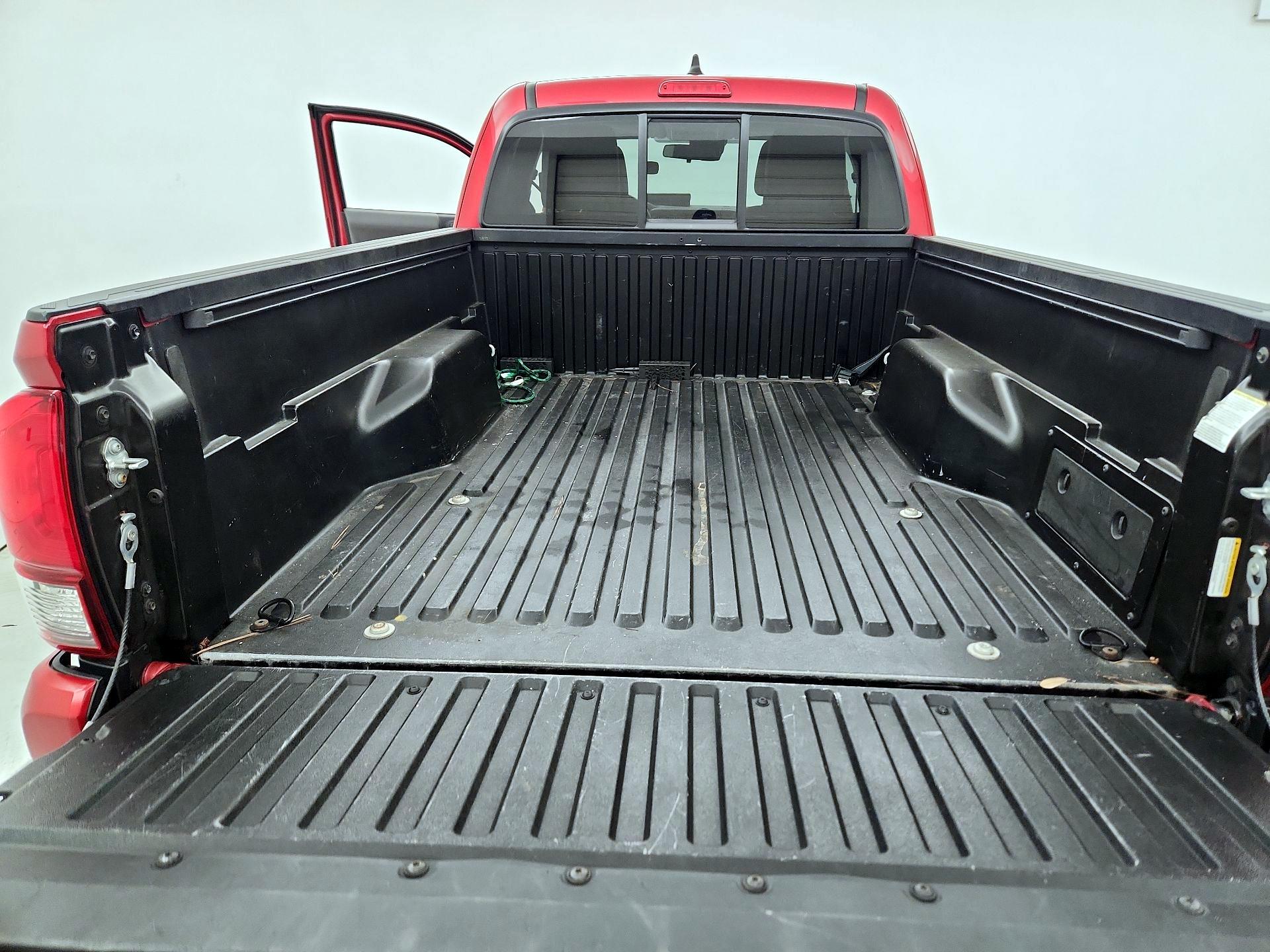 Thumbnail: 2022 Toyota Tacoma - 20