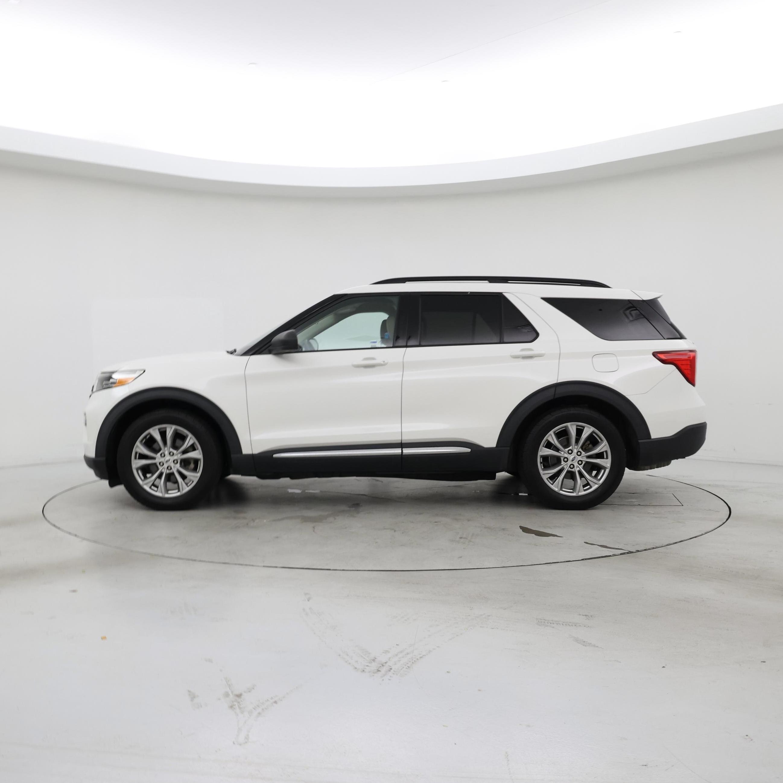 Thumbnail: 2020 Ford Explorer - 3