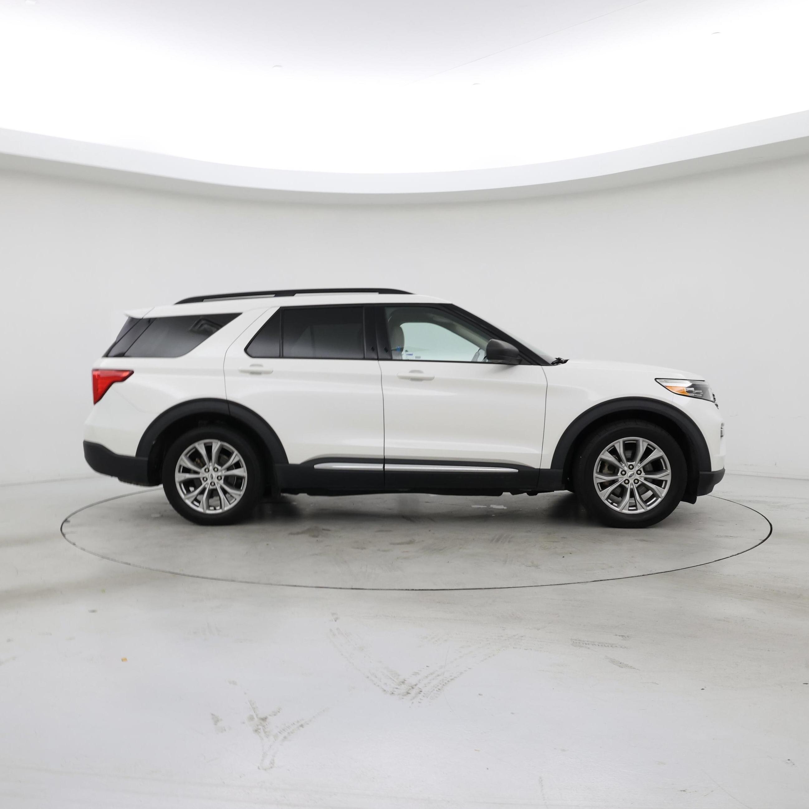 Thumbnail: 2020 Ford Explorer - 7
