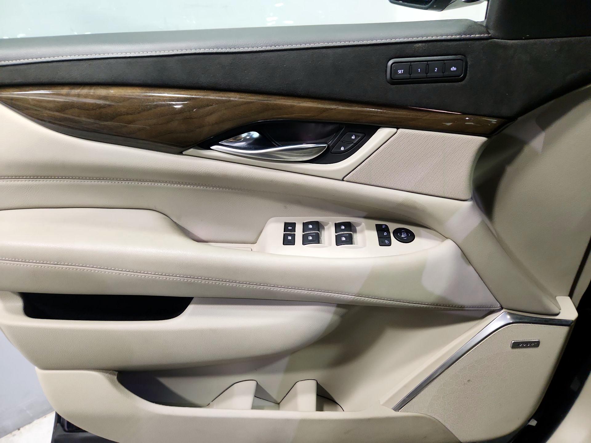 Thumbnail: 2020 Cadillac Escalade - 12
