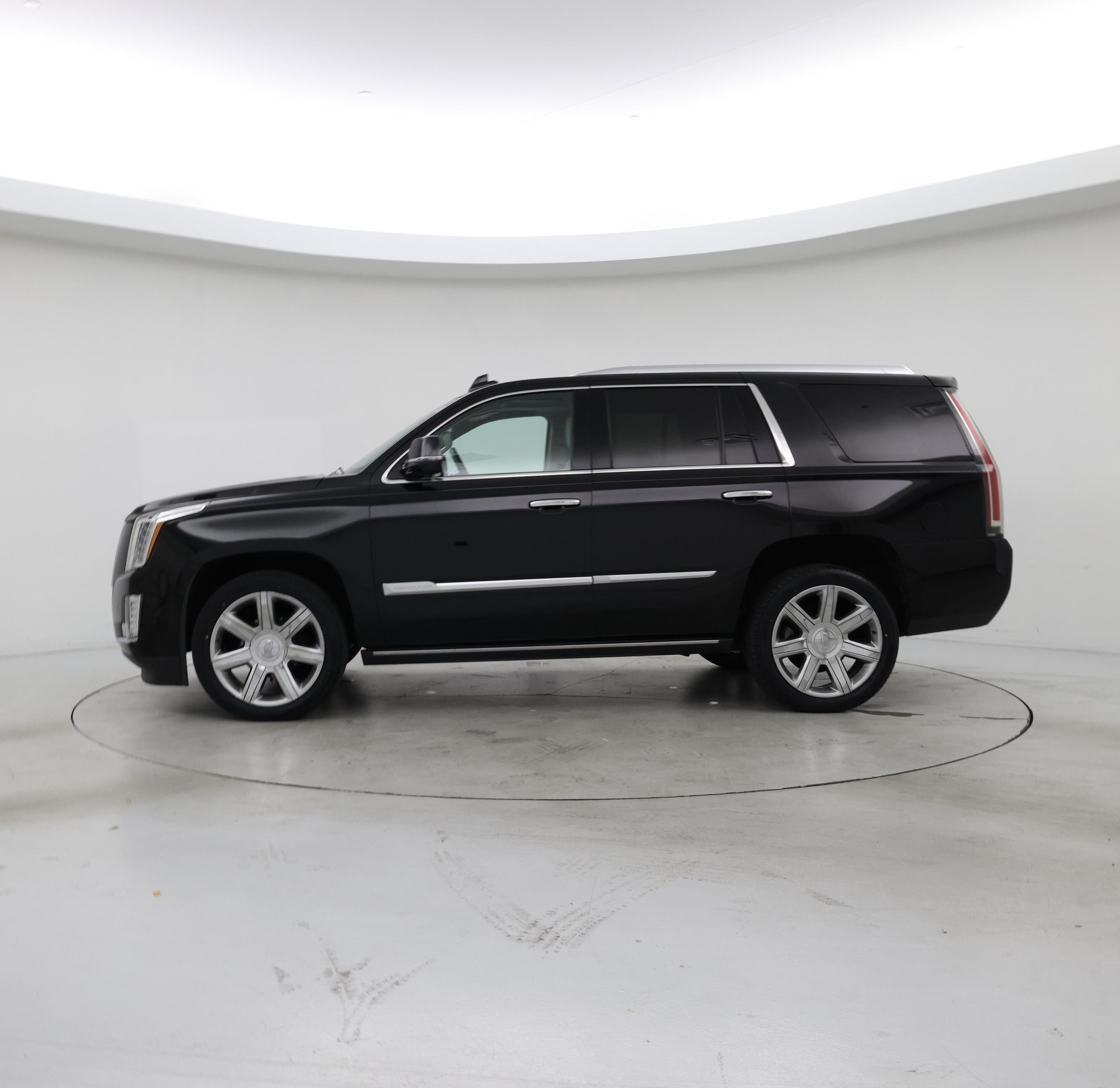 Thumbnail: 2020 Cadillac Escalade - 3