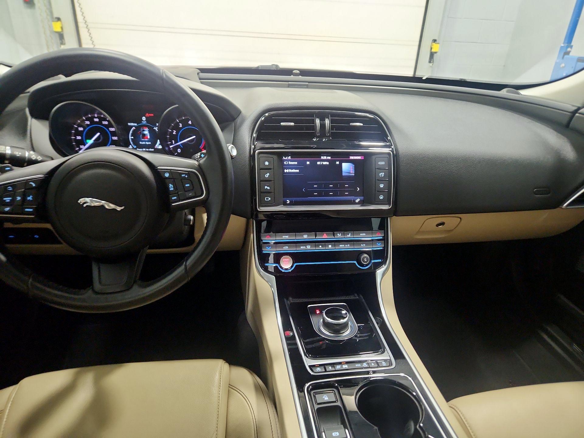 Thumbnail: 2017 Jaguar XE - 9