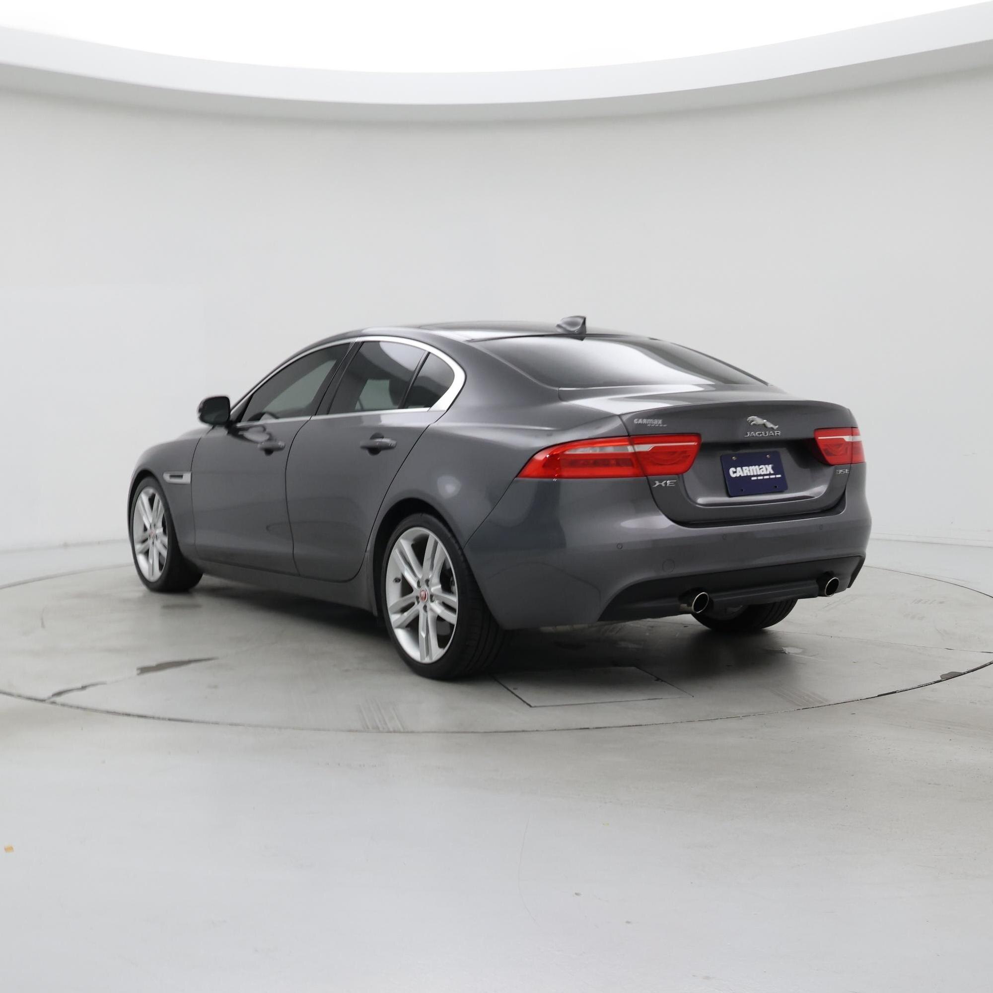 Thumbnail: 2017 Jaguar XE - 2