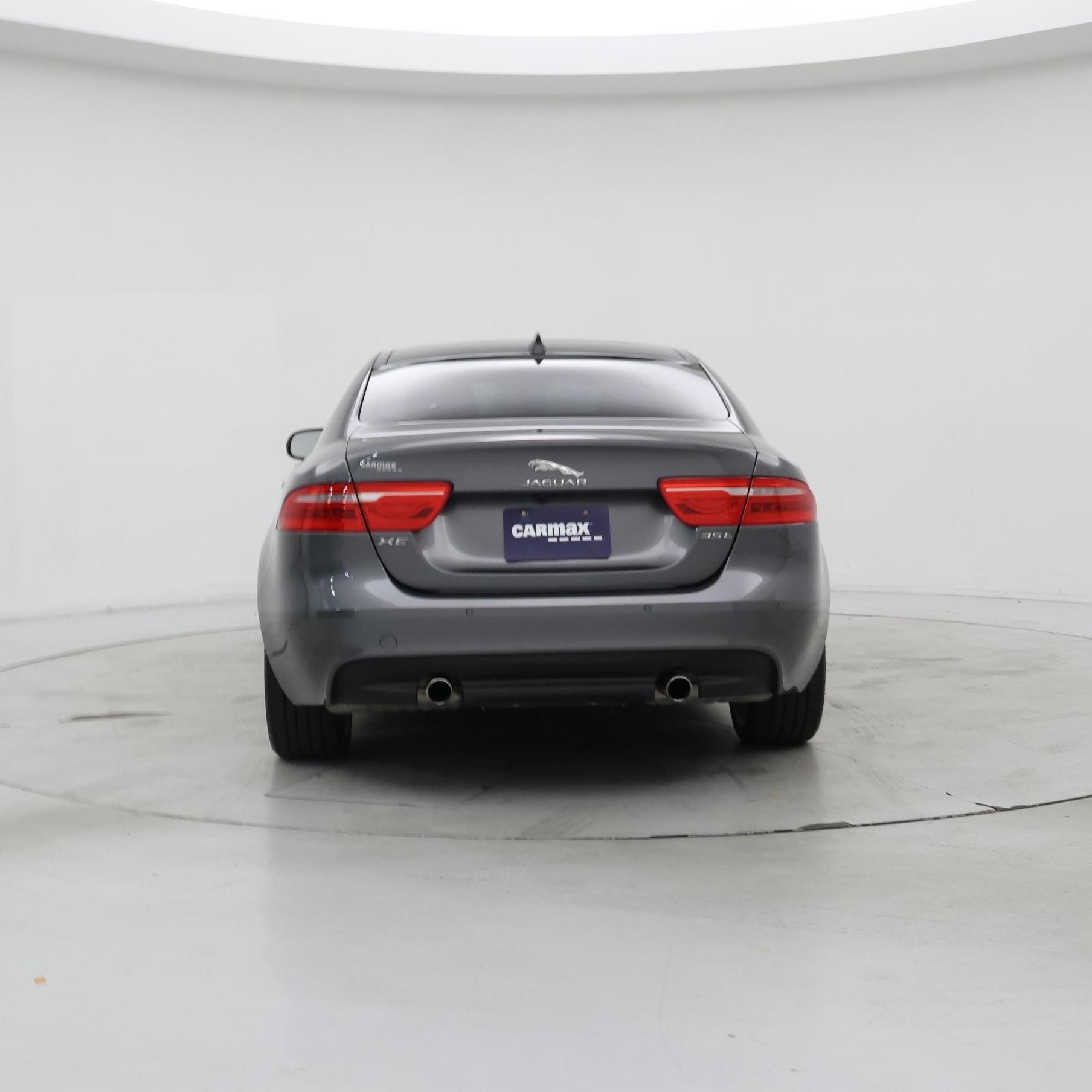 Thumbnail: 2017 Jaguar XE - 6
