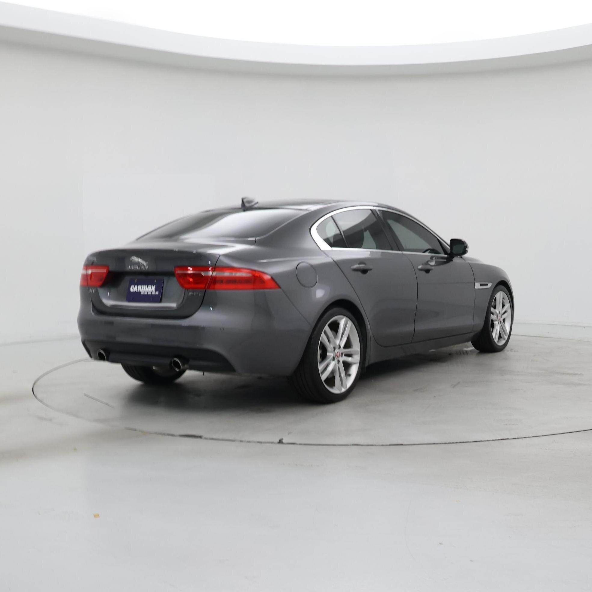 Thumbnail: 2017 Jaguar XE - 8