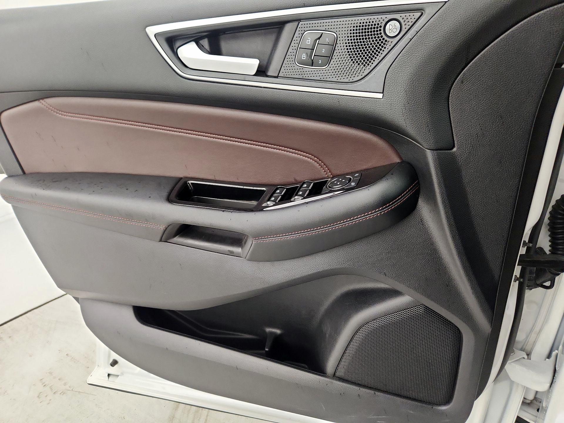 Thumbnail: 2020 Ford Edge - 12