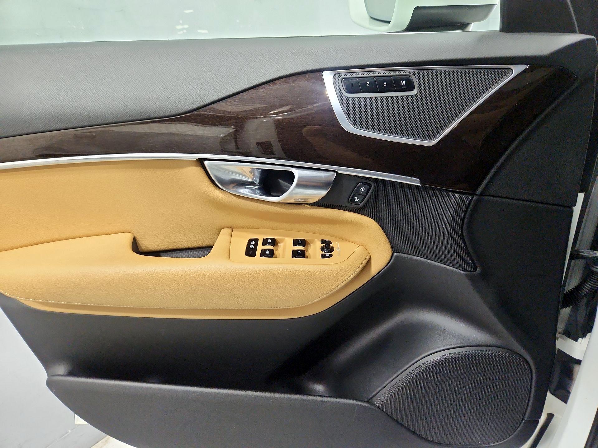 Thumbnail: 2019 Volvo XC90 - 12