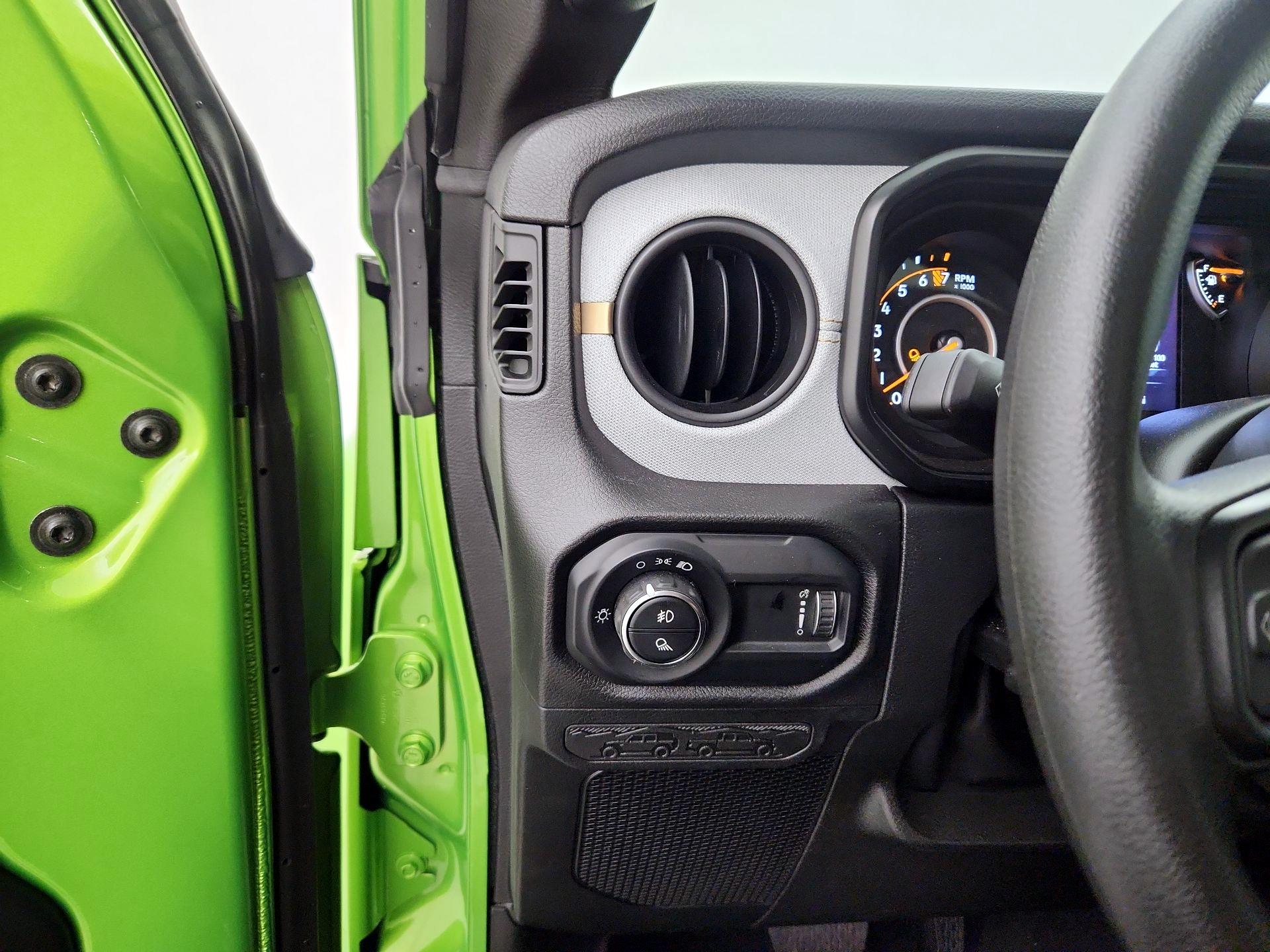 Thumbnail: 2025 Jeep Gladiator - 13