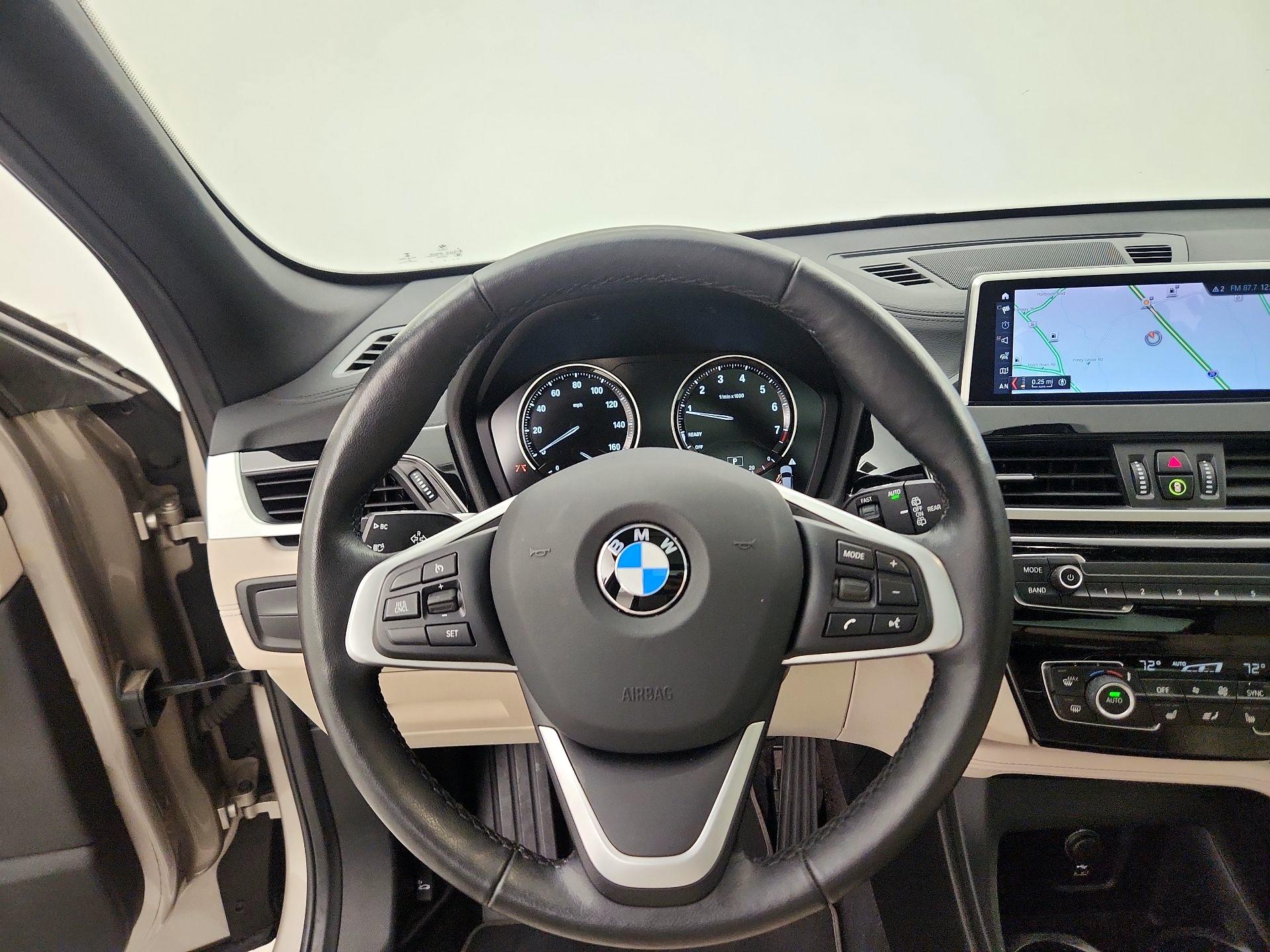 Thumbnail: 2022 BMW X1 - 10