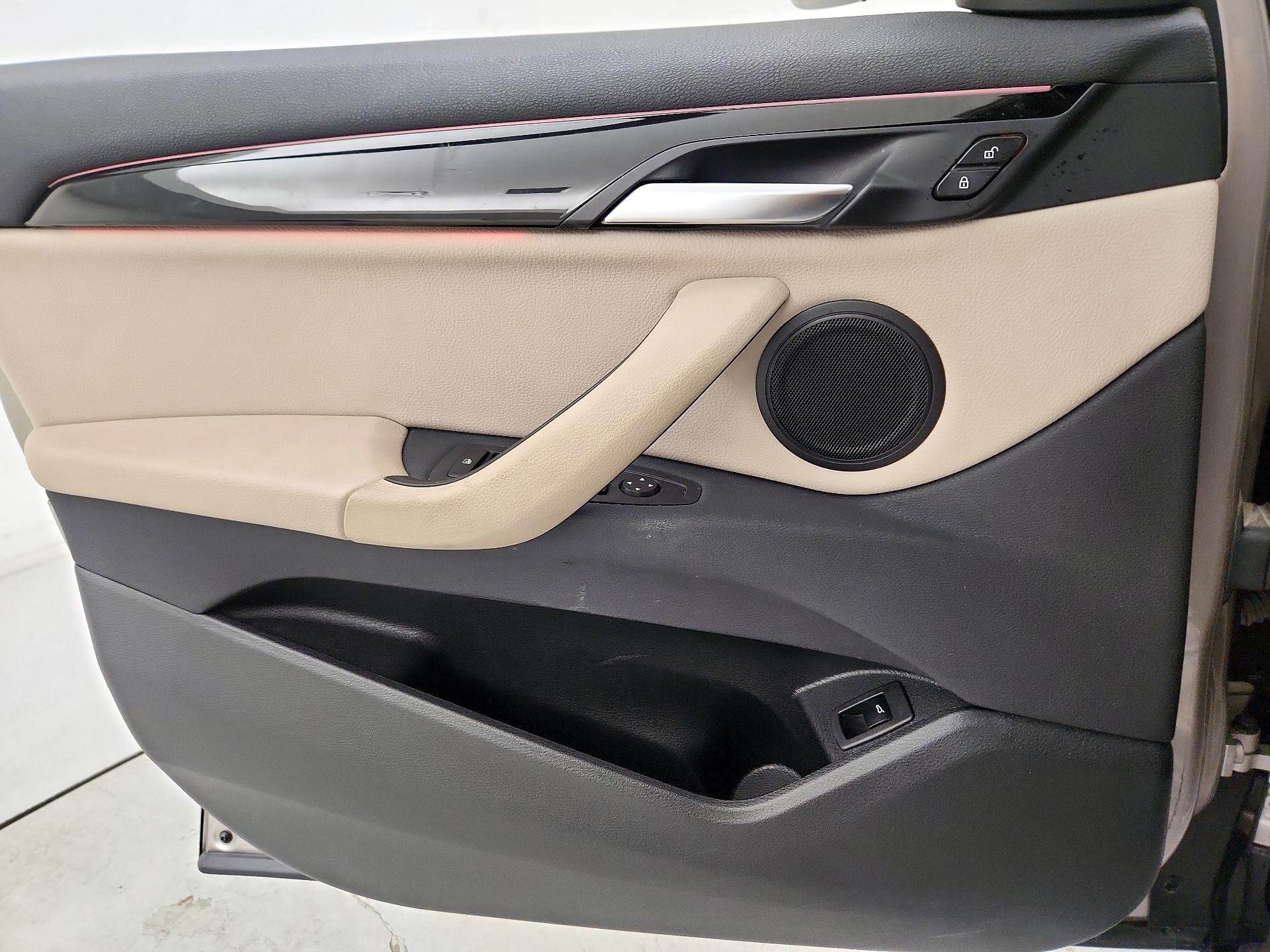 Thumbnail: 2022 BMW X1 - 12
