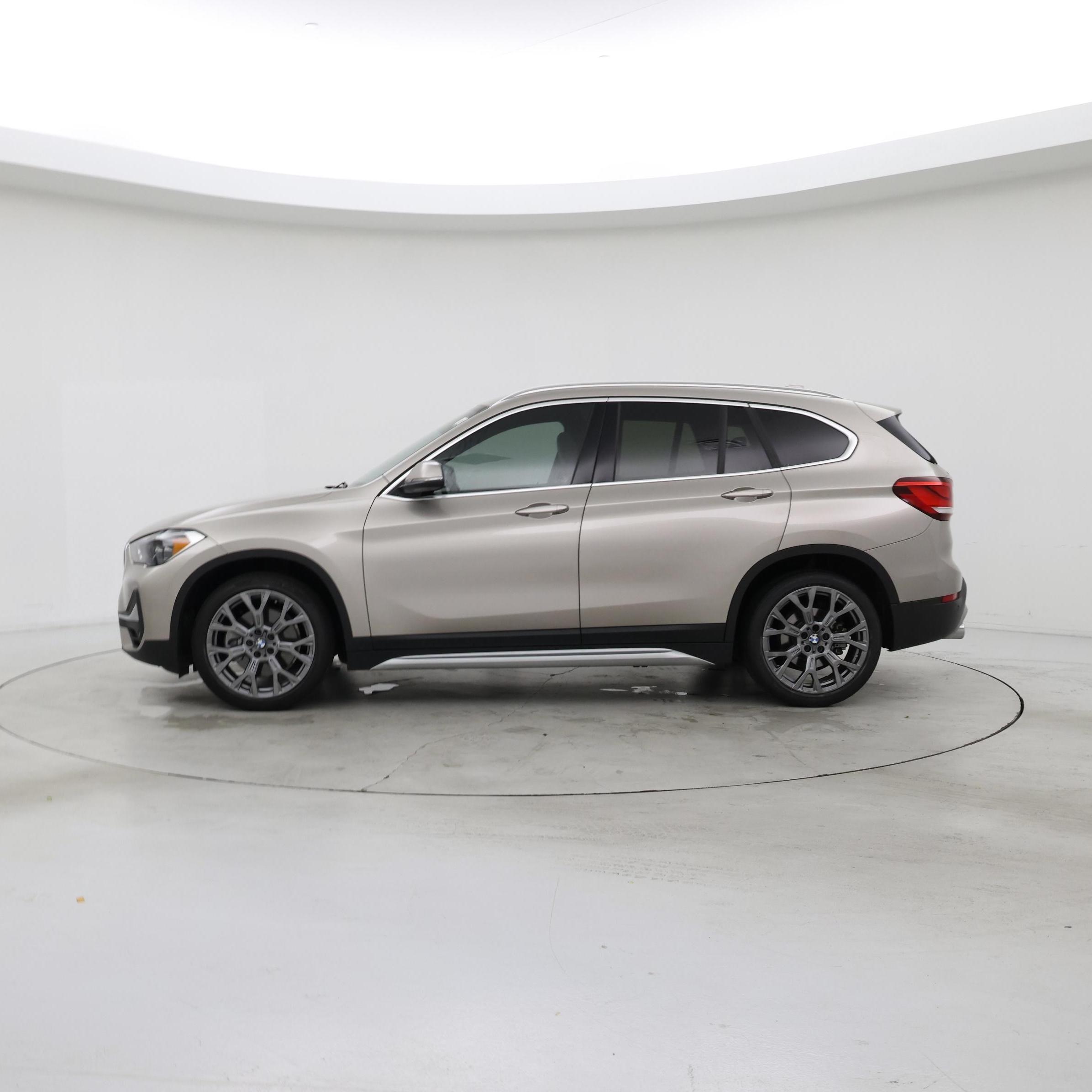Thumbnail: 2022 BMW X1 - 3