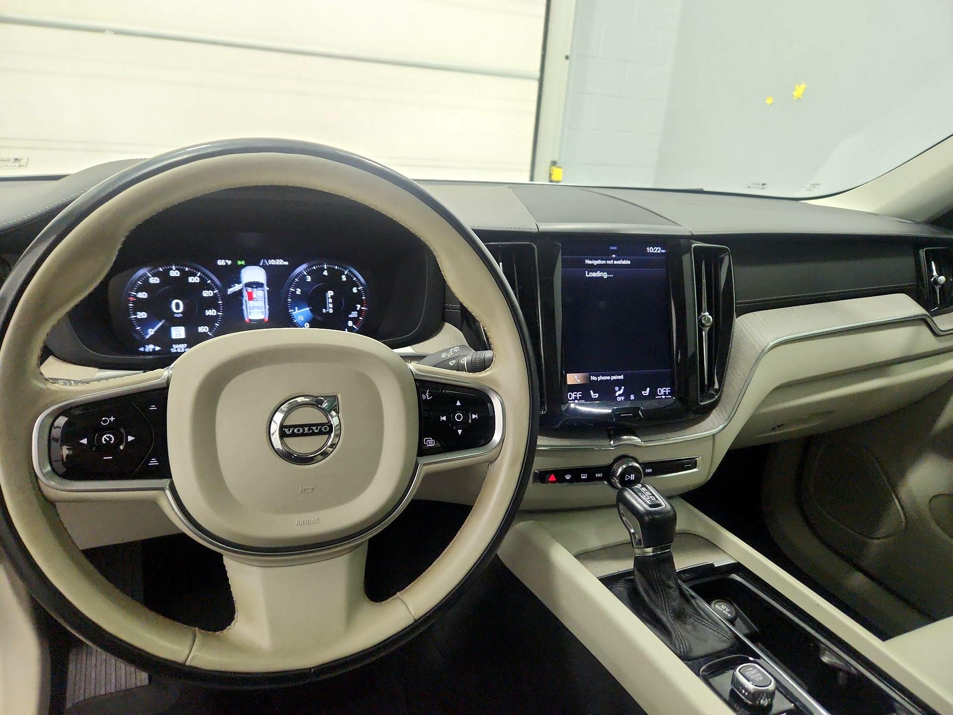 Thumbnail: 2018 Volvo XC60 - 9