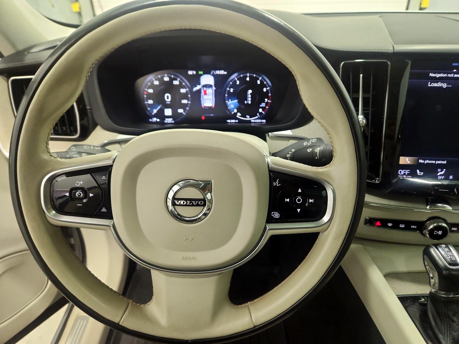Thumbnail: 2018 Volvo XC60 - 10