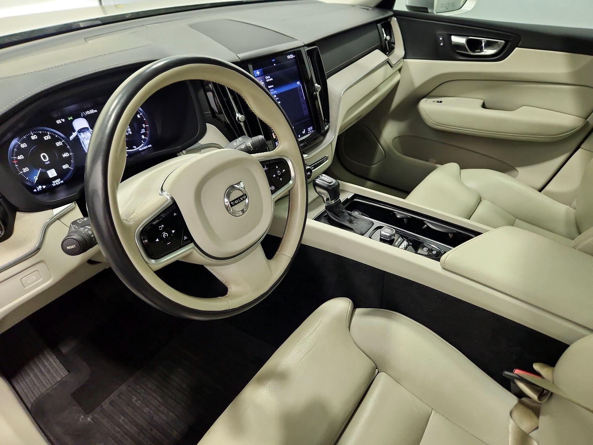 Thumbnail: 2018 Volvo XC60 - 11
