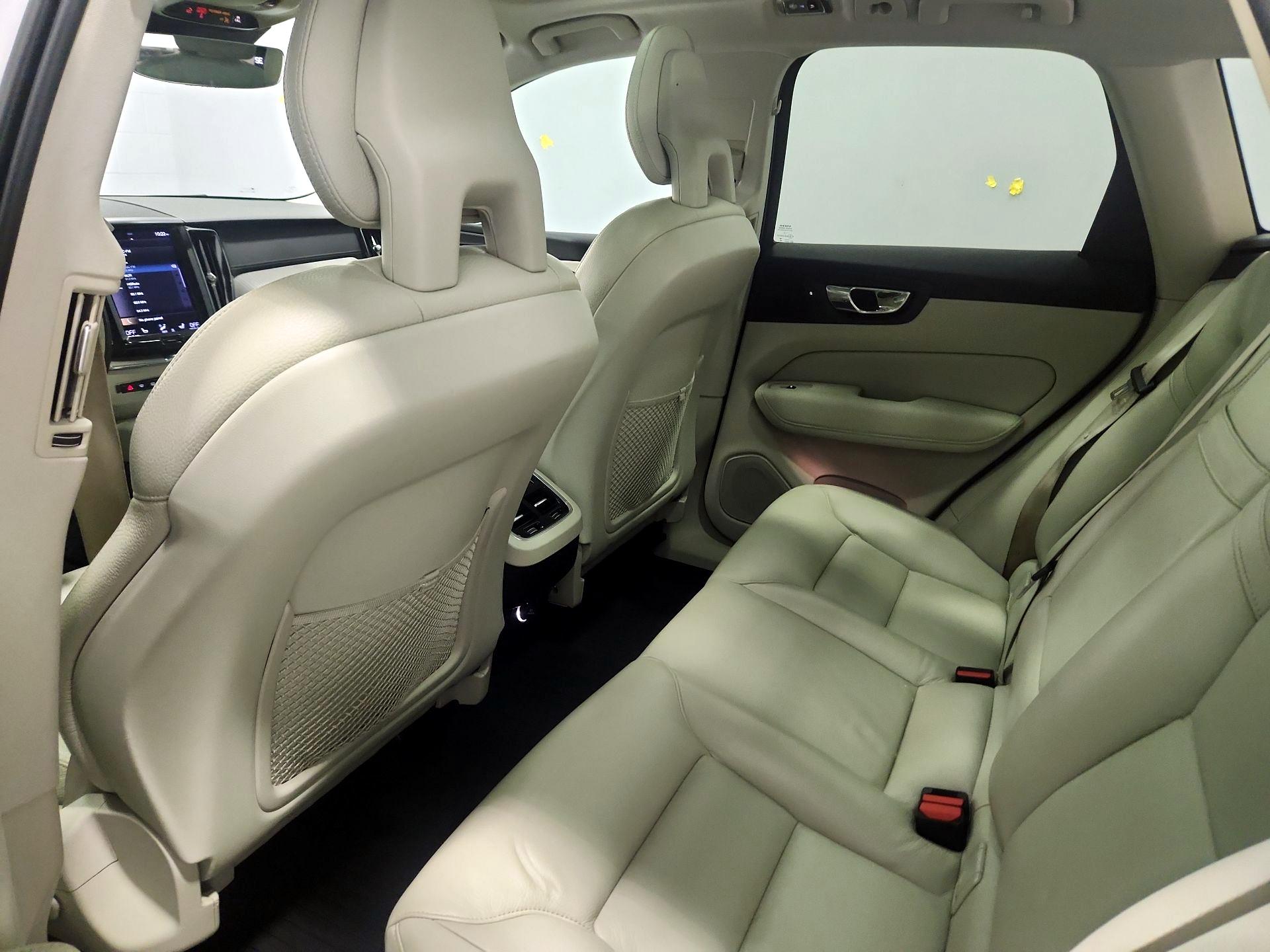 Thumbnail: 2018 Volvo XC60 - 20
