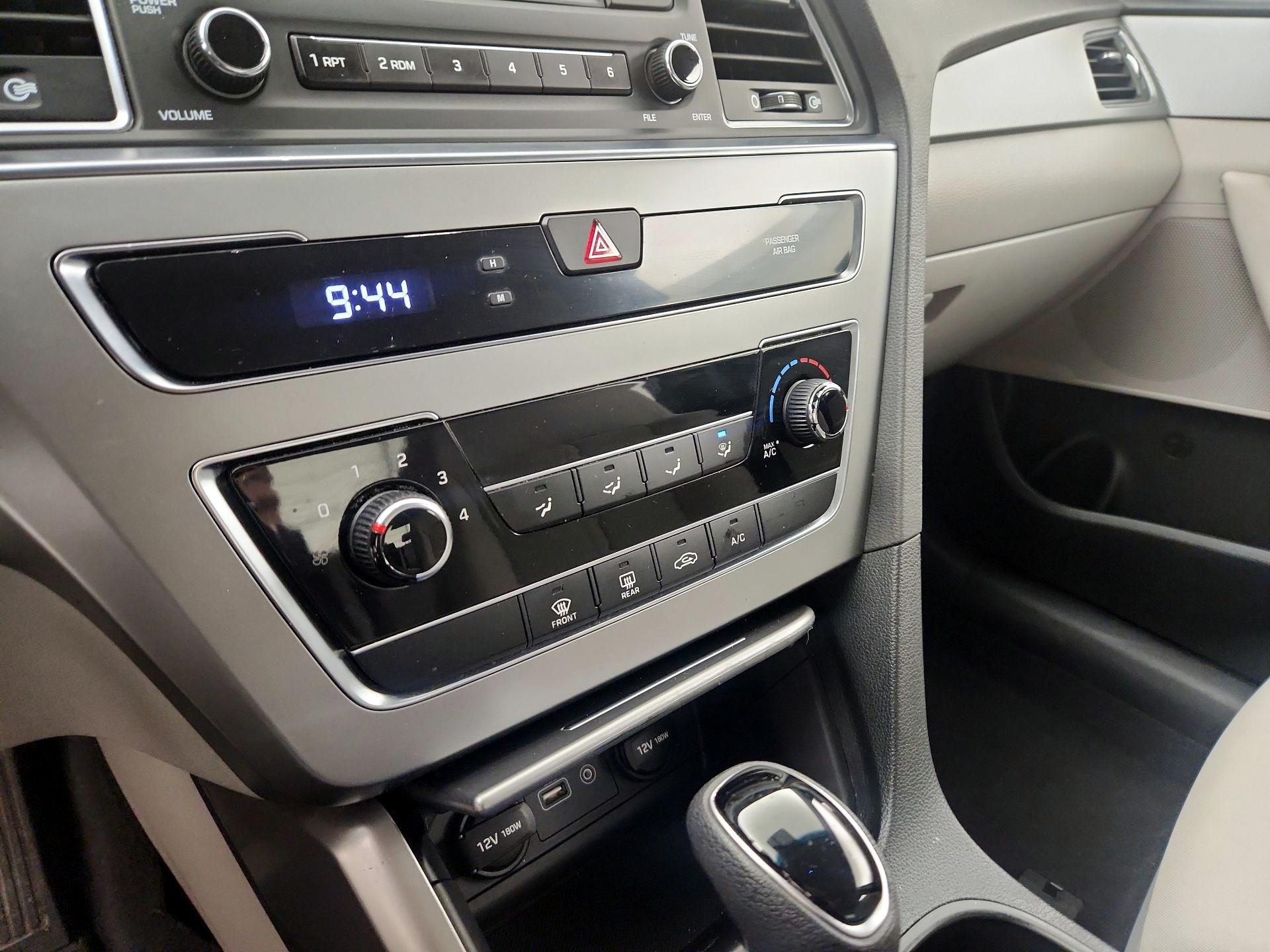 Thumbnail: 2017 Hyundai Sonata - 15