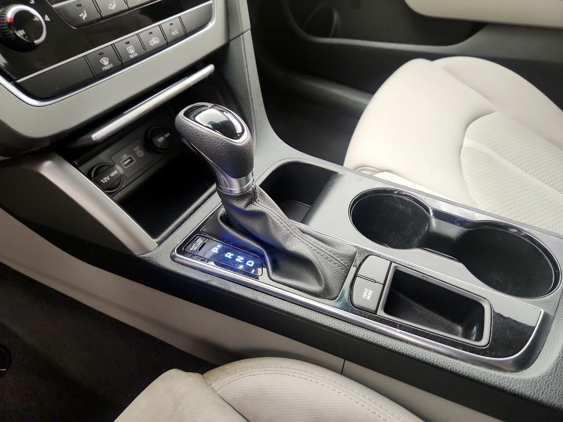 Thumbnail: 2017 Hyundai Sonata - 16