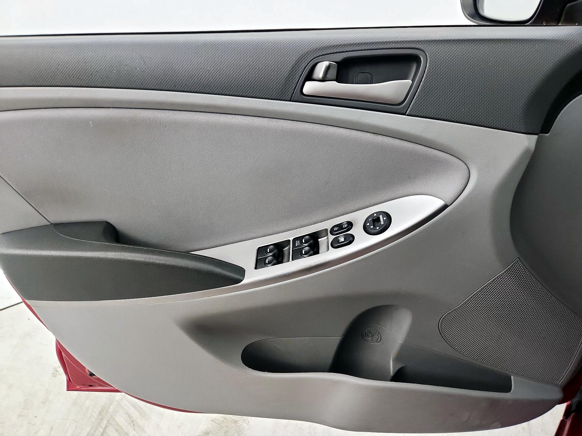 Thumbnail: 2017 Hyundai Accent - 12