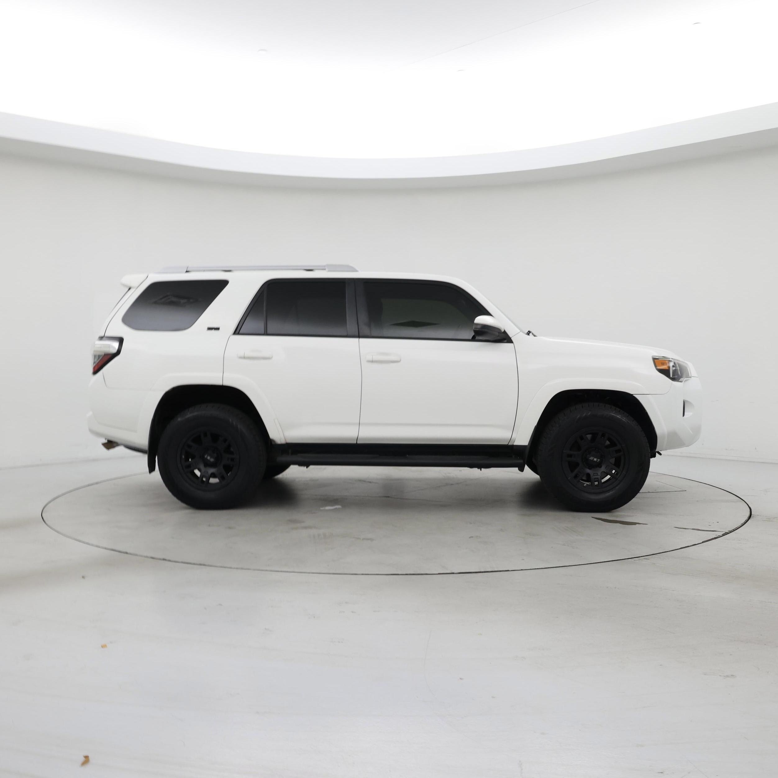 Thumbnail: 2017 Toyota 4Runner - 7