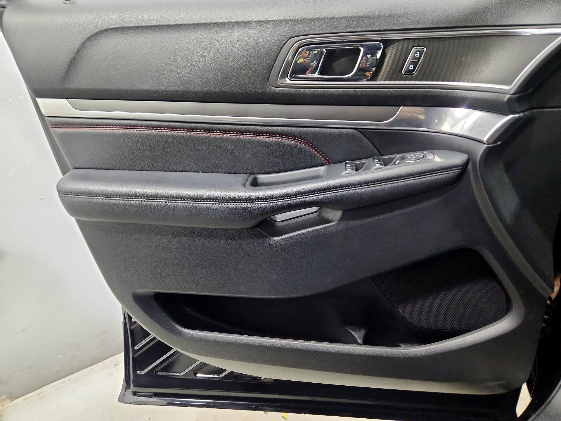 Thumbnail: 2019 Ford Explorer - 12