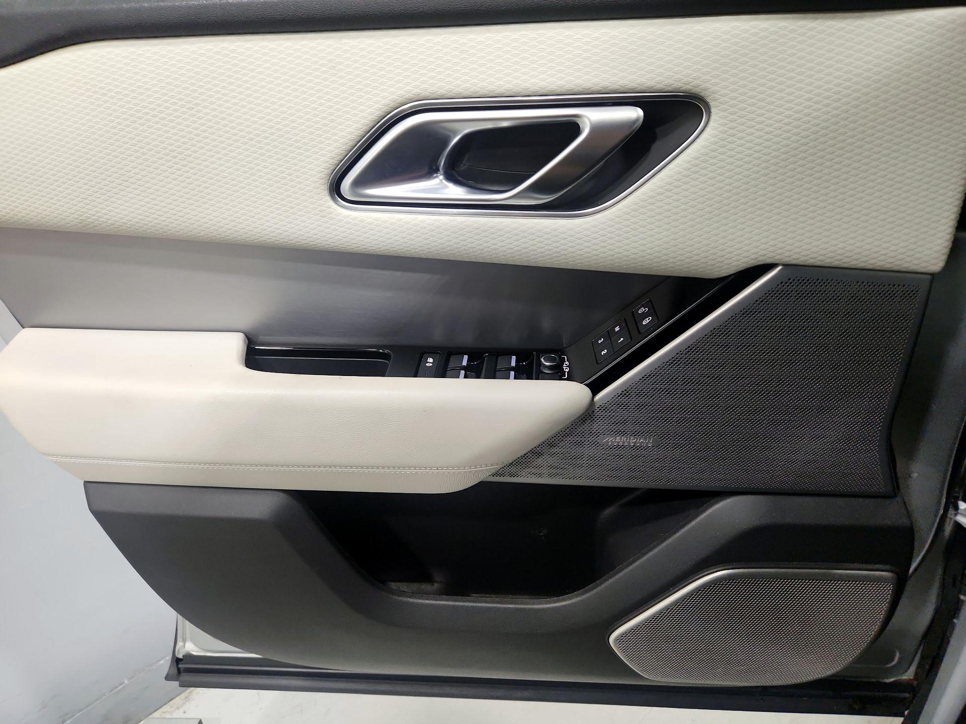 Thumbnail: 2019 Land Rover Range Rover Velar - 12