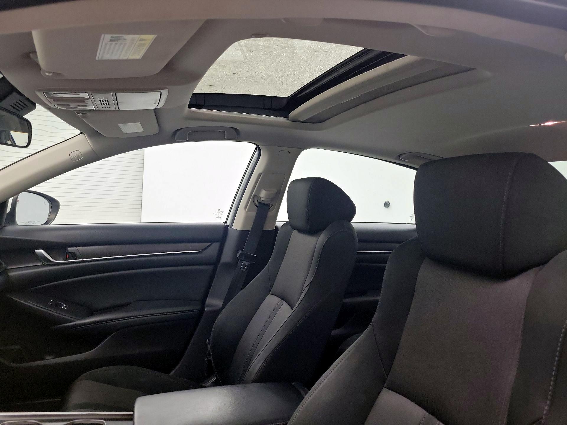 Thumbnail: 2018 Honda Accord - 17