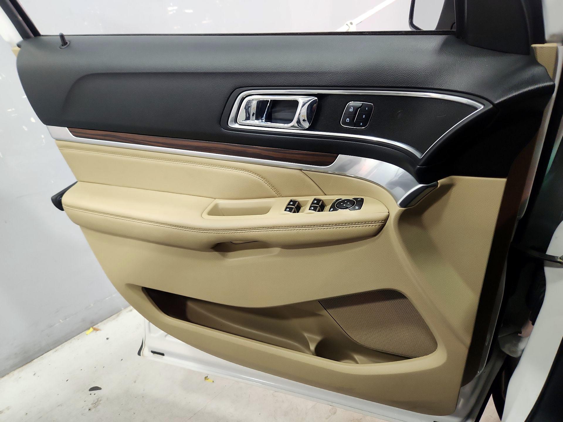 Thumbnail: 2017 Ford Explorer - 12