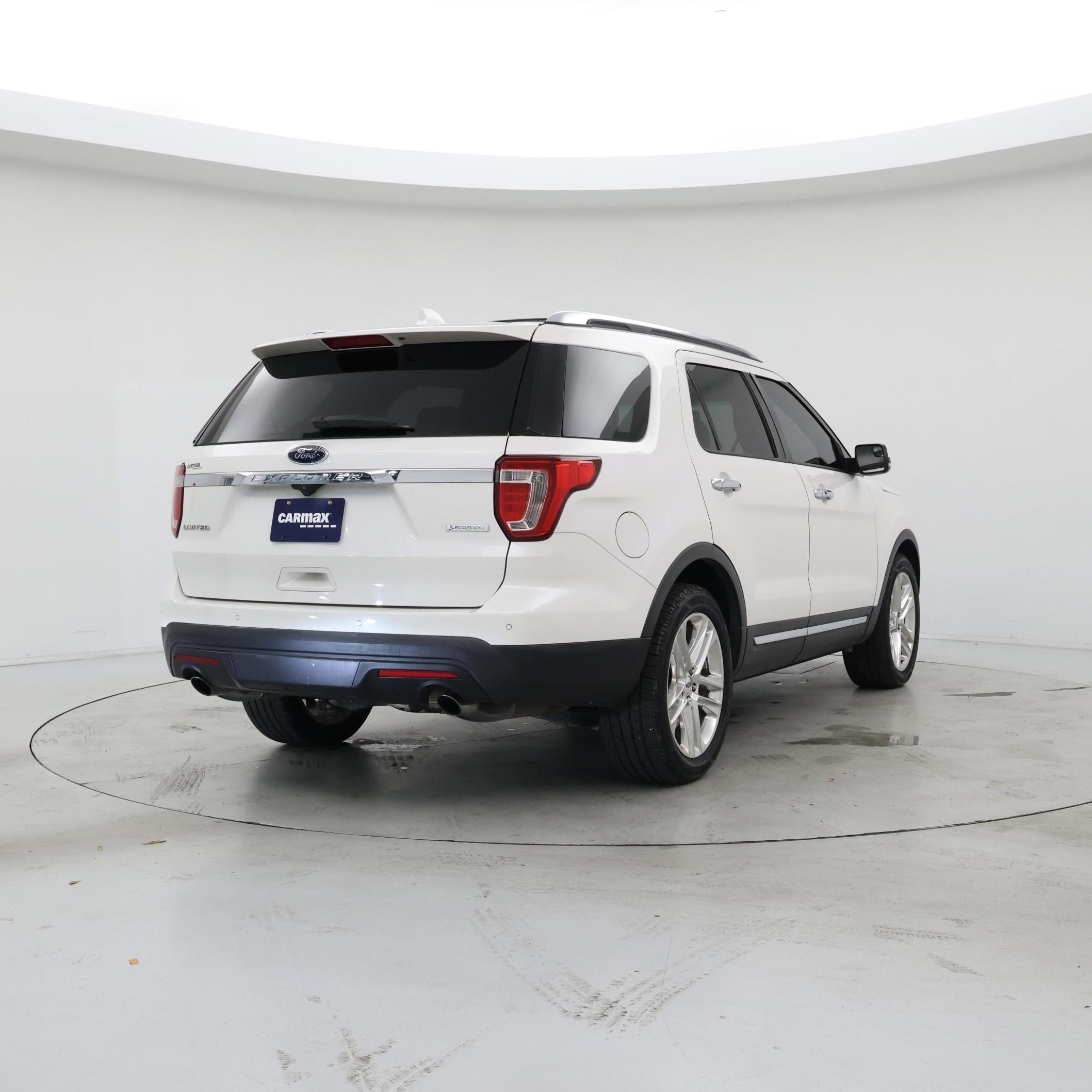 Thumbnail: 2017 Ford Explorer - 8