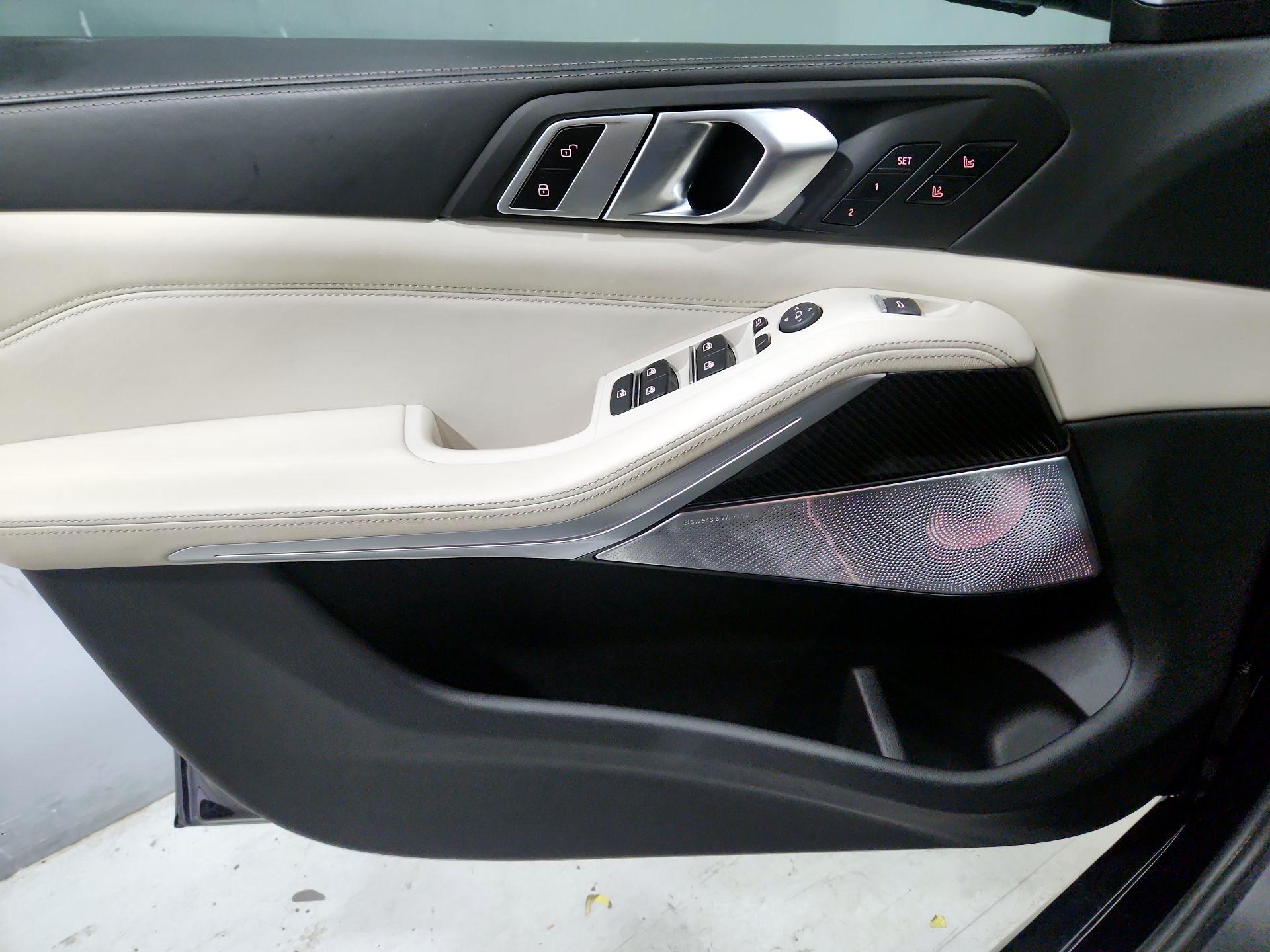 Thumbnail: 2022 BMW X5 - 12