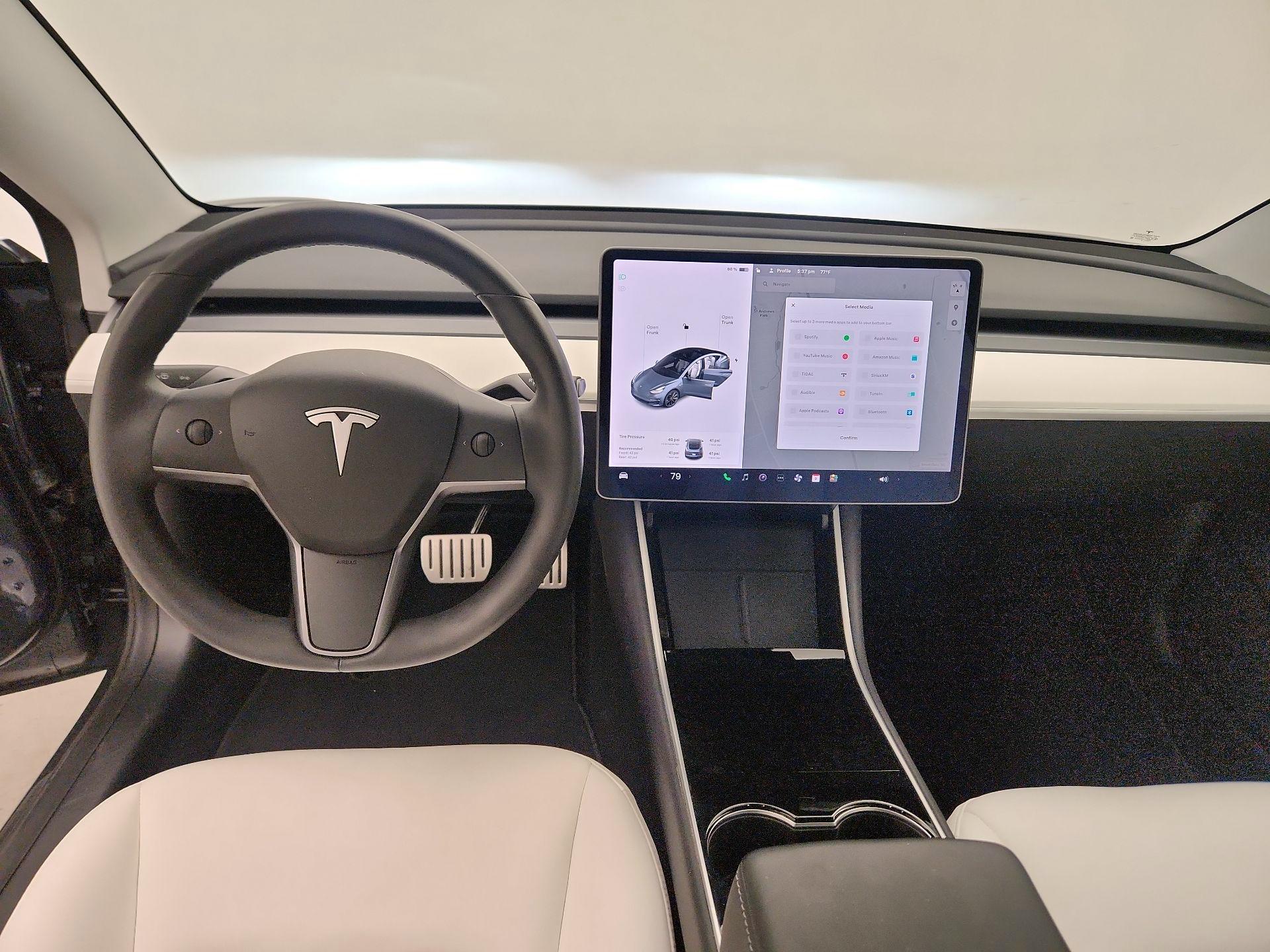Thumbnail: 2020 Tesla Model 3 - 9
