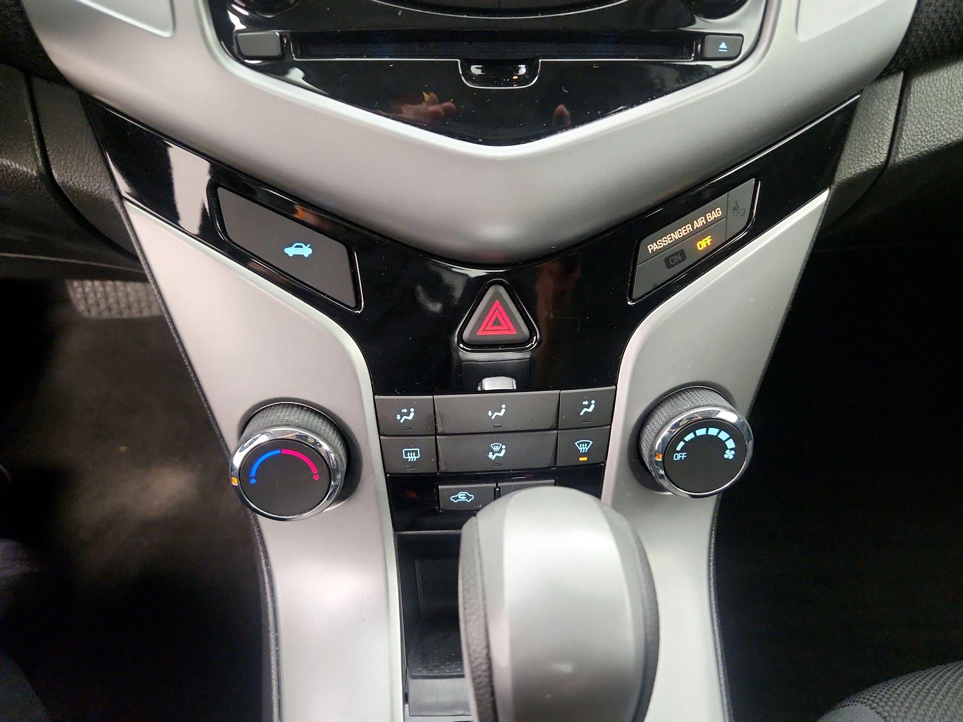 Thumbnail: 2015 Chevrolet Cruze - 14